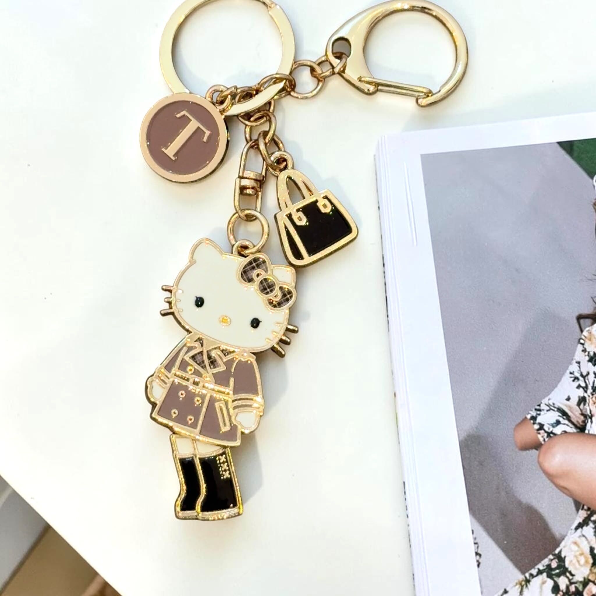 26085 Sanrio Hello Kitty 長腿系列 金屬掛飾 #TW-71126