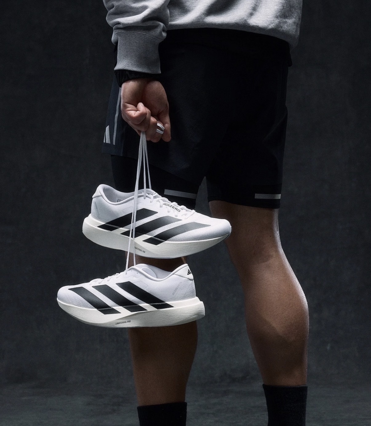 男鞋 ADIDAS ADIZERO EVO SL 白黑 止滑 抗扭 避震 彈性 運動 慢跑鞋【JH6206】
