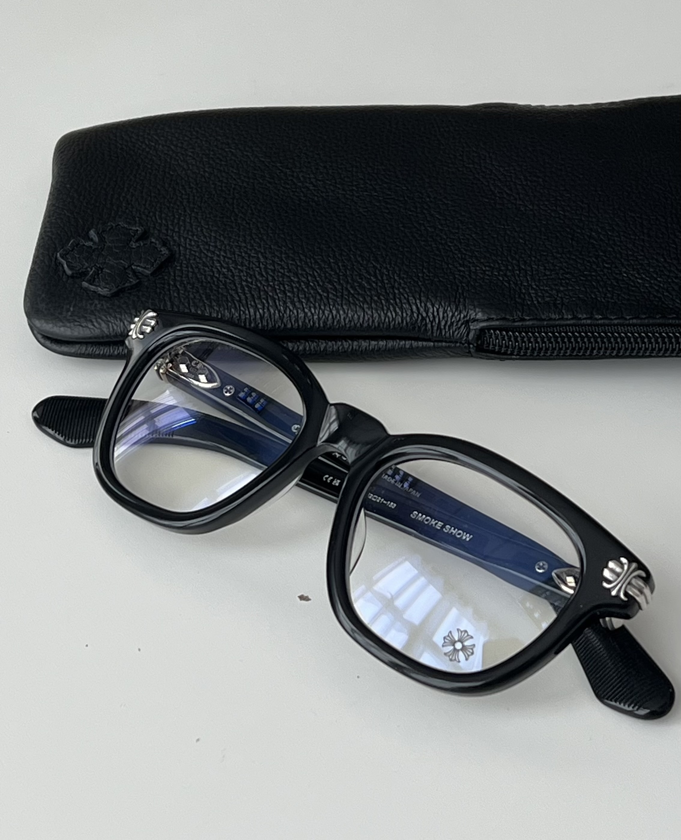 Chrome hearts smoke show black color