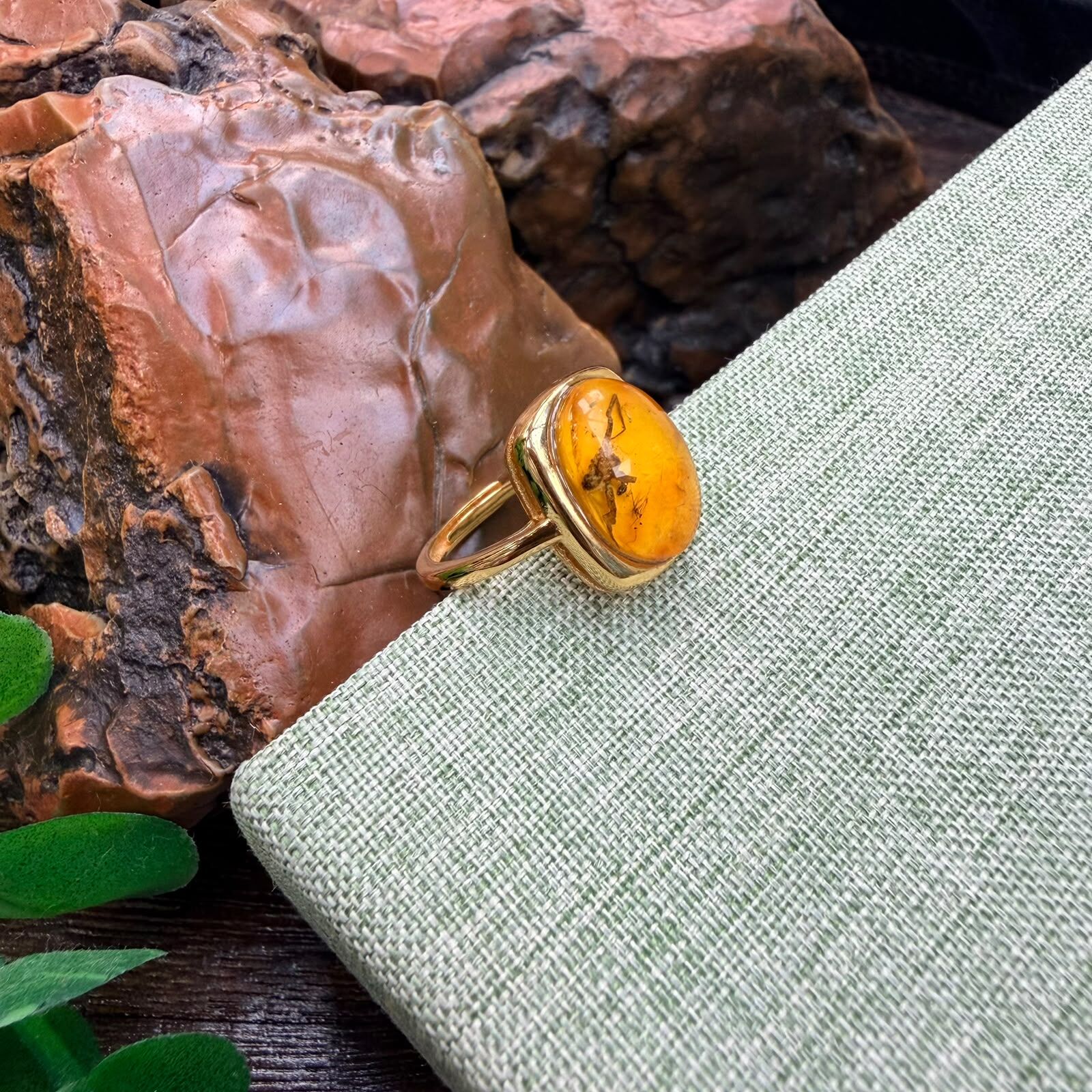 0810BA34-BALTICAMBER-RING-菠蘿的海回流老蟲珀戒指（A34）