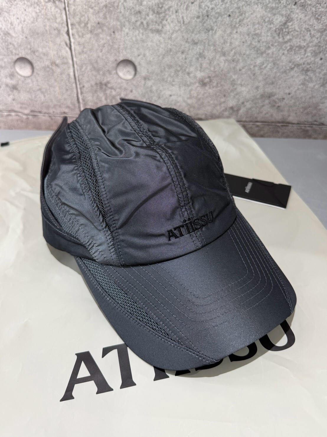 ATiiSSU 稀少款 黑銀尼龍蝙蝠帽 刺繡Logo