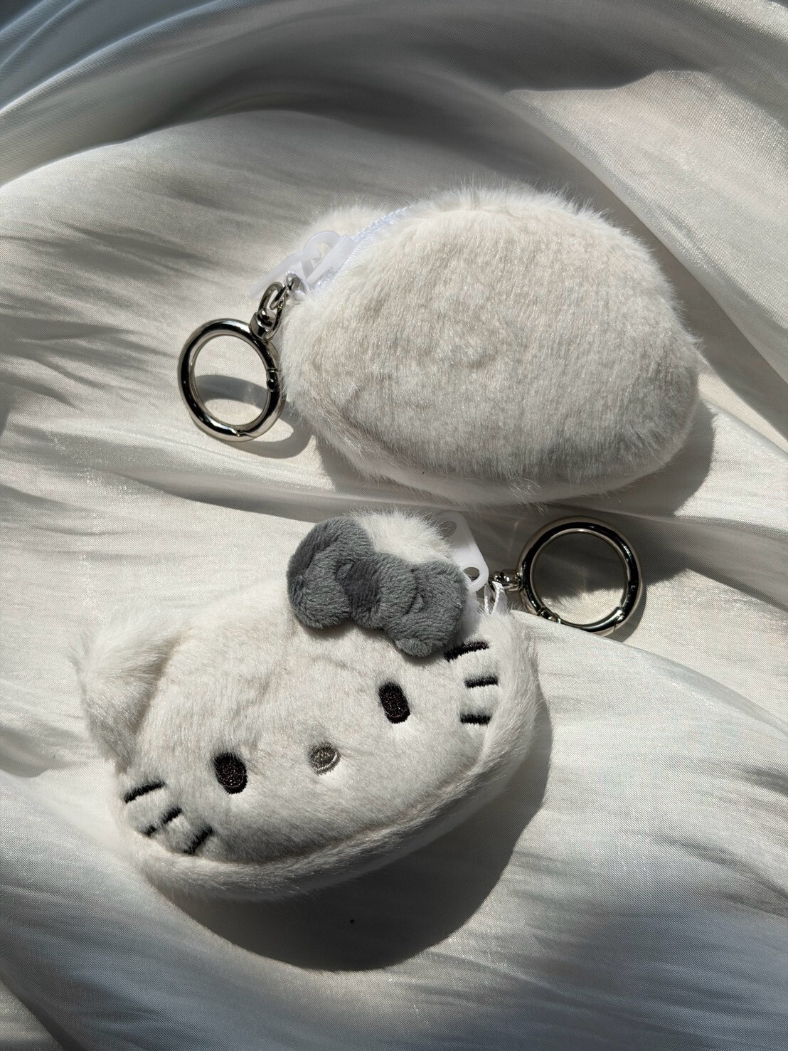 韓國限定 Hello Kitty 銀白配色 零錢包吊飾 毛絨娃娃掛件