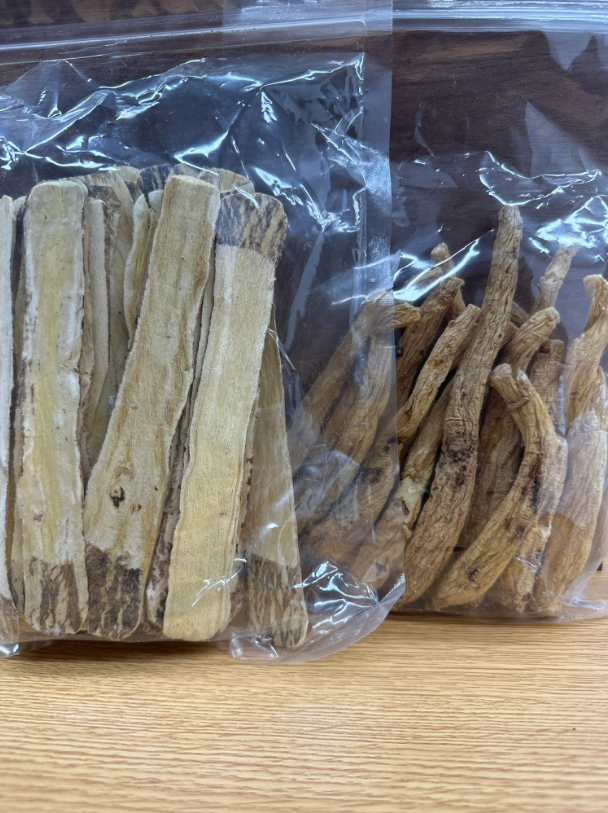 UY60 頂級特大黨蔘(300克) **送原切原色北其300克（價值288） **到期日:約2028/12 **需冷藏於0-5℃度範圍 內保存