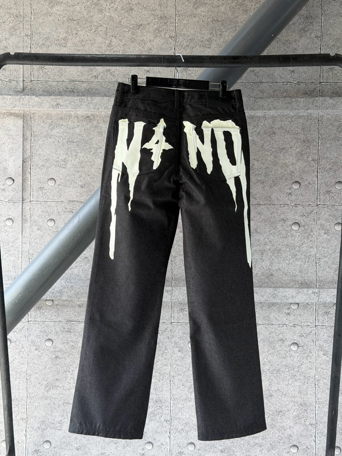 444 NOT4NERD 背後噴漆大Logo原牛單寧 重磅牛仔褲