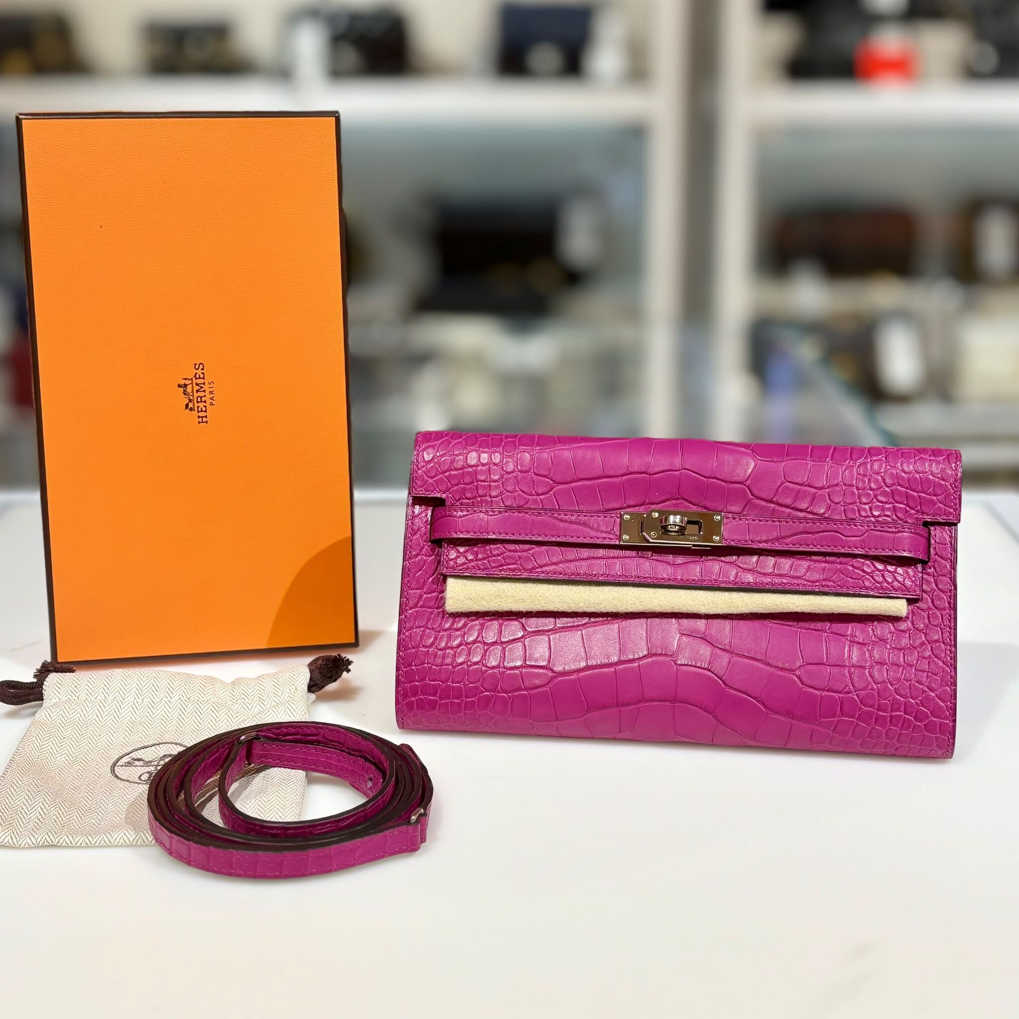 全新HERMES KELLY TO GO,  Z,  J5 PHW 天方夜譚紫,霧面鱷魚皮銀扣,Crocodile, #KTG, #BRAND NEW #香榭站正品