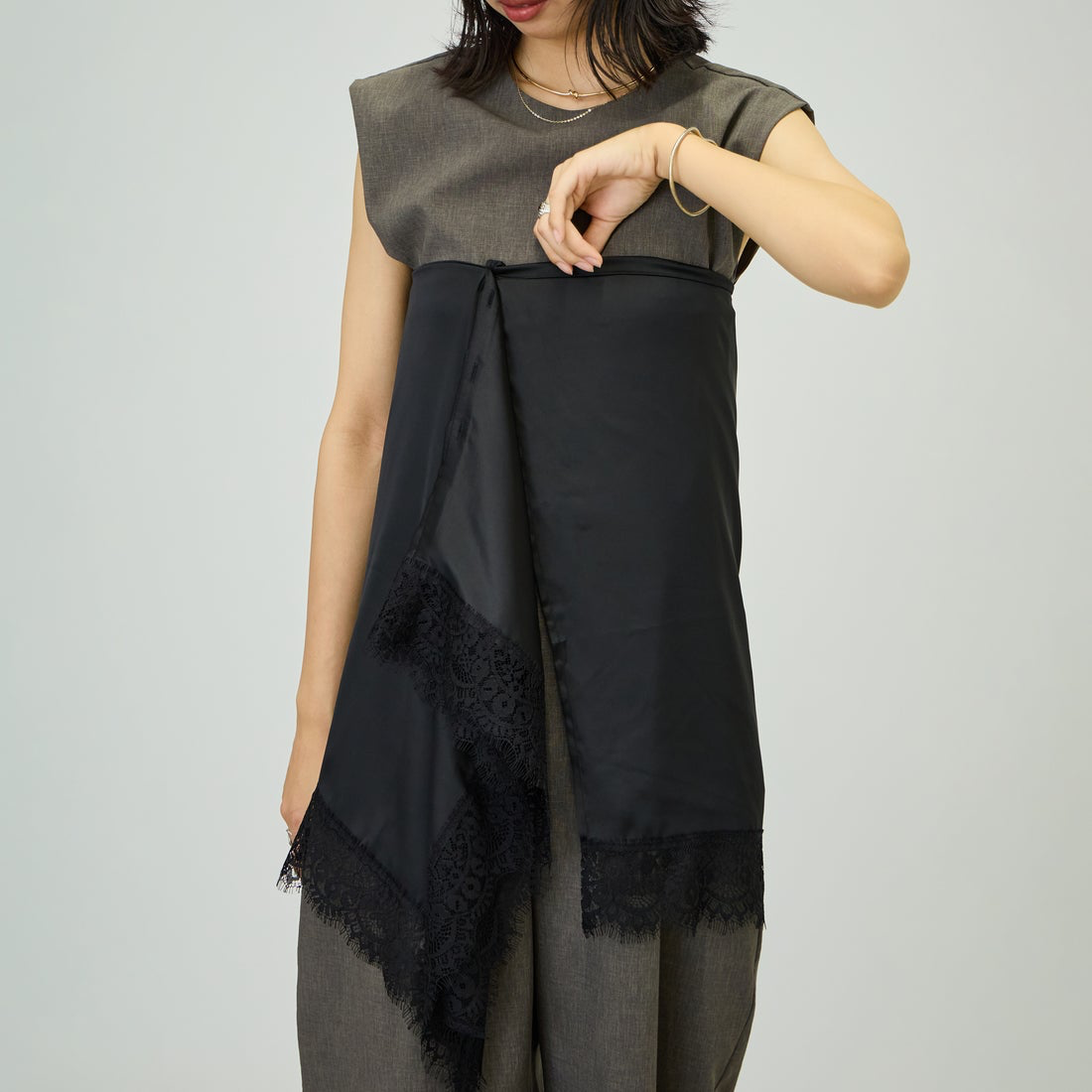 SELECT / Multi Way Lace Scarf