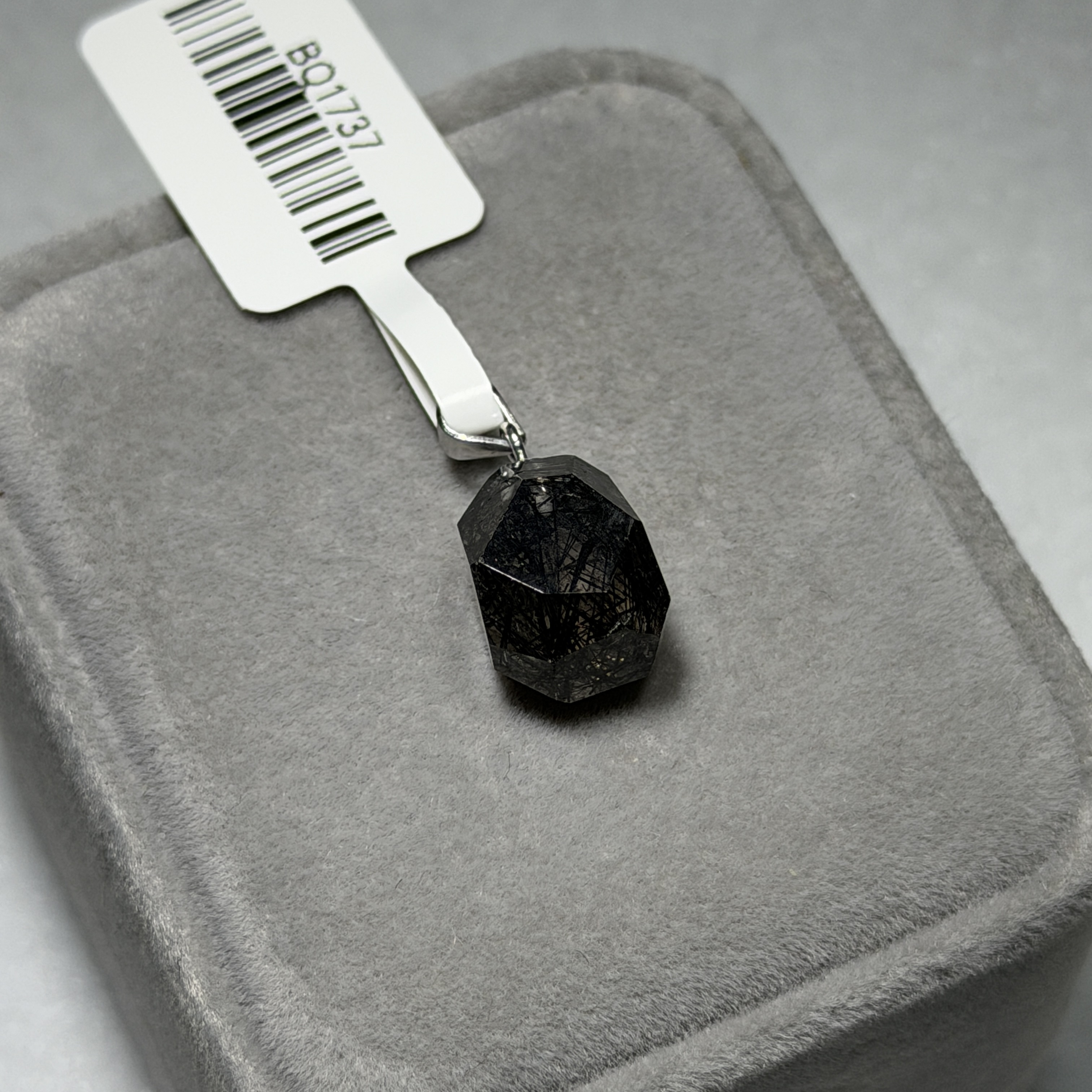黑髮晶吊墜 BQ1737