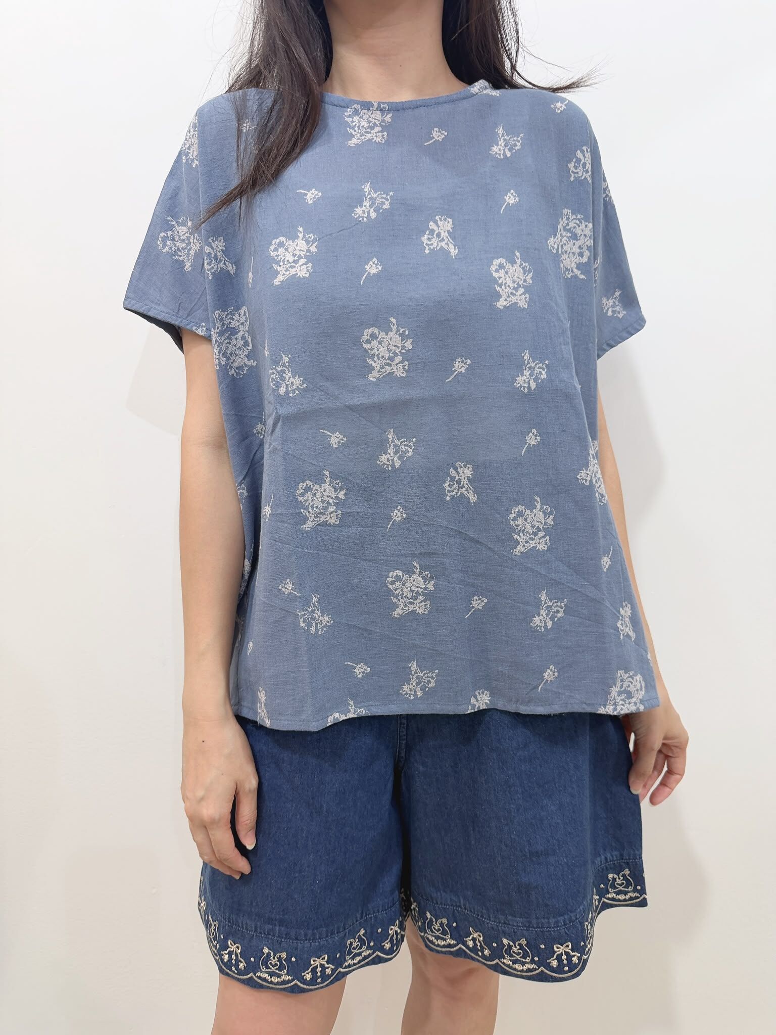現貨 MMO 棉麻花卉印花立體剪裁寬鬆TOP 藍