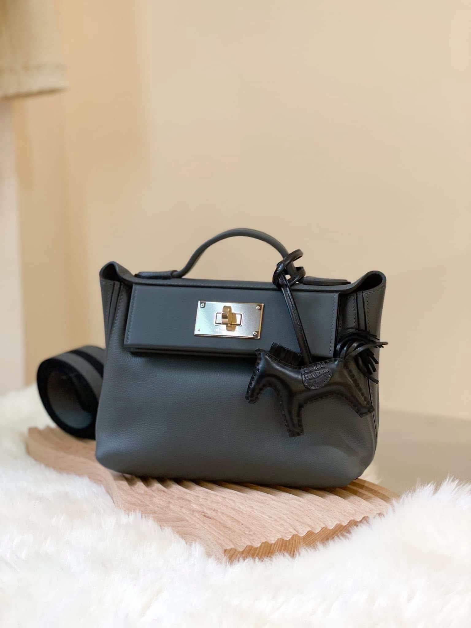 Hermès 2424 mini  Evercolor Leather Gris Misty LGHW HK$7x,xxx 詳情請PM我哋 (HK$2,000 訂金)