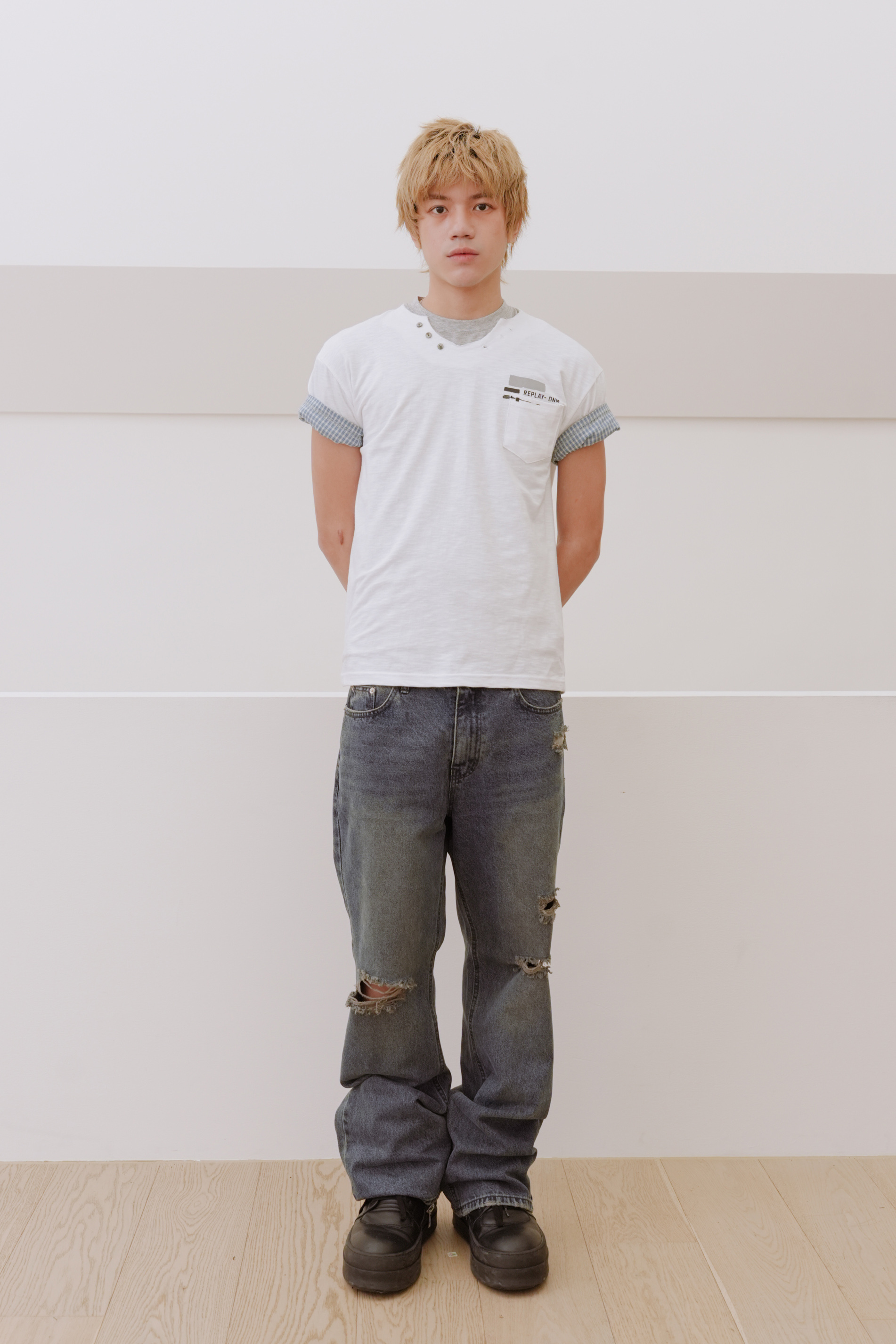 smith v neck tee #上衣