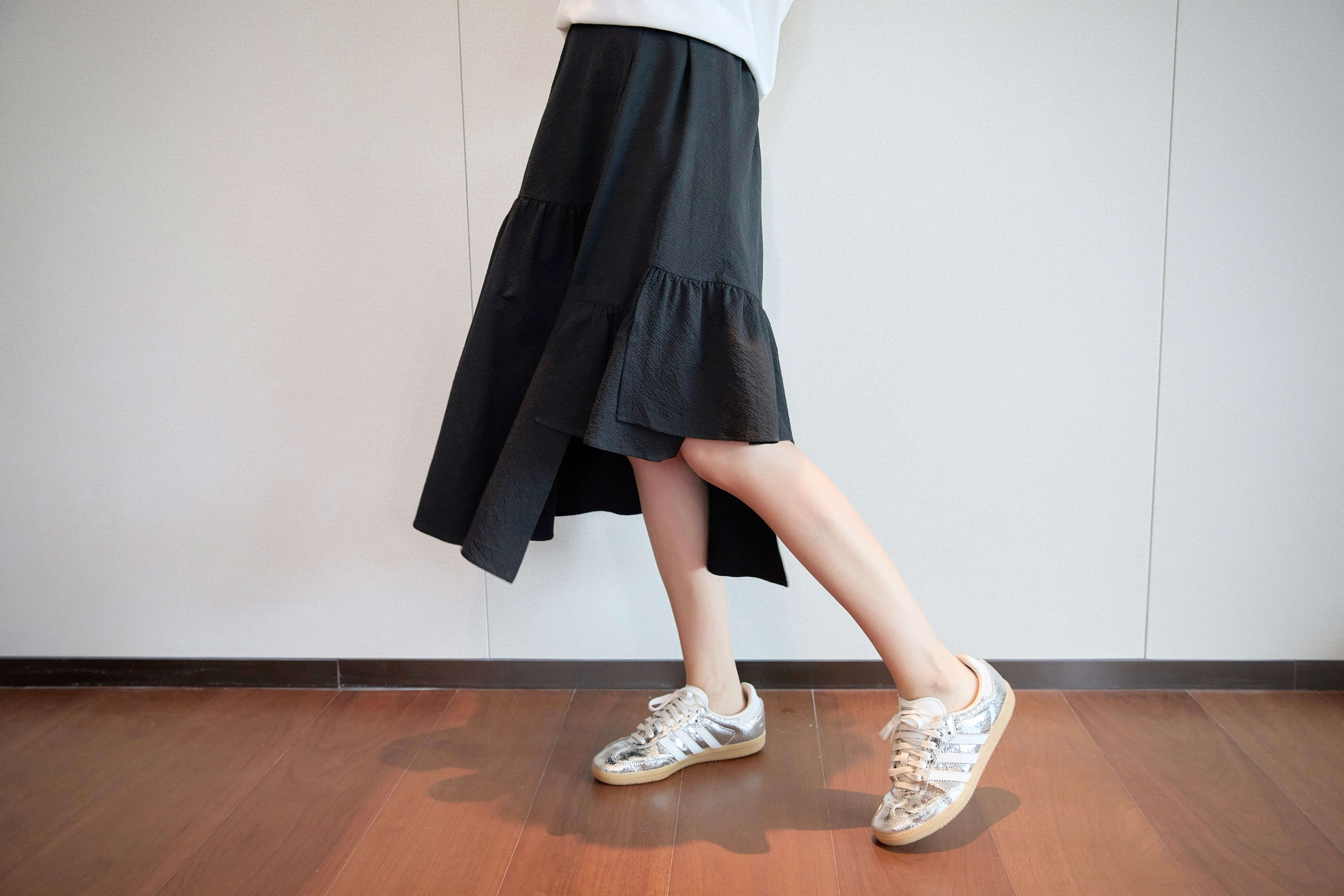 Asymmetric Hem Lightweight Midi Skirt_SK268L04