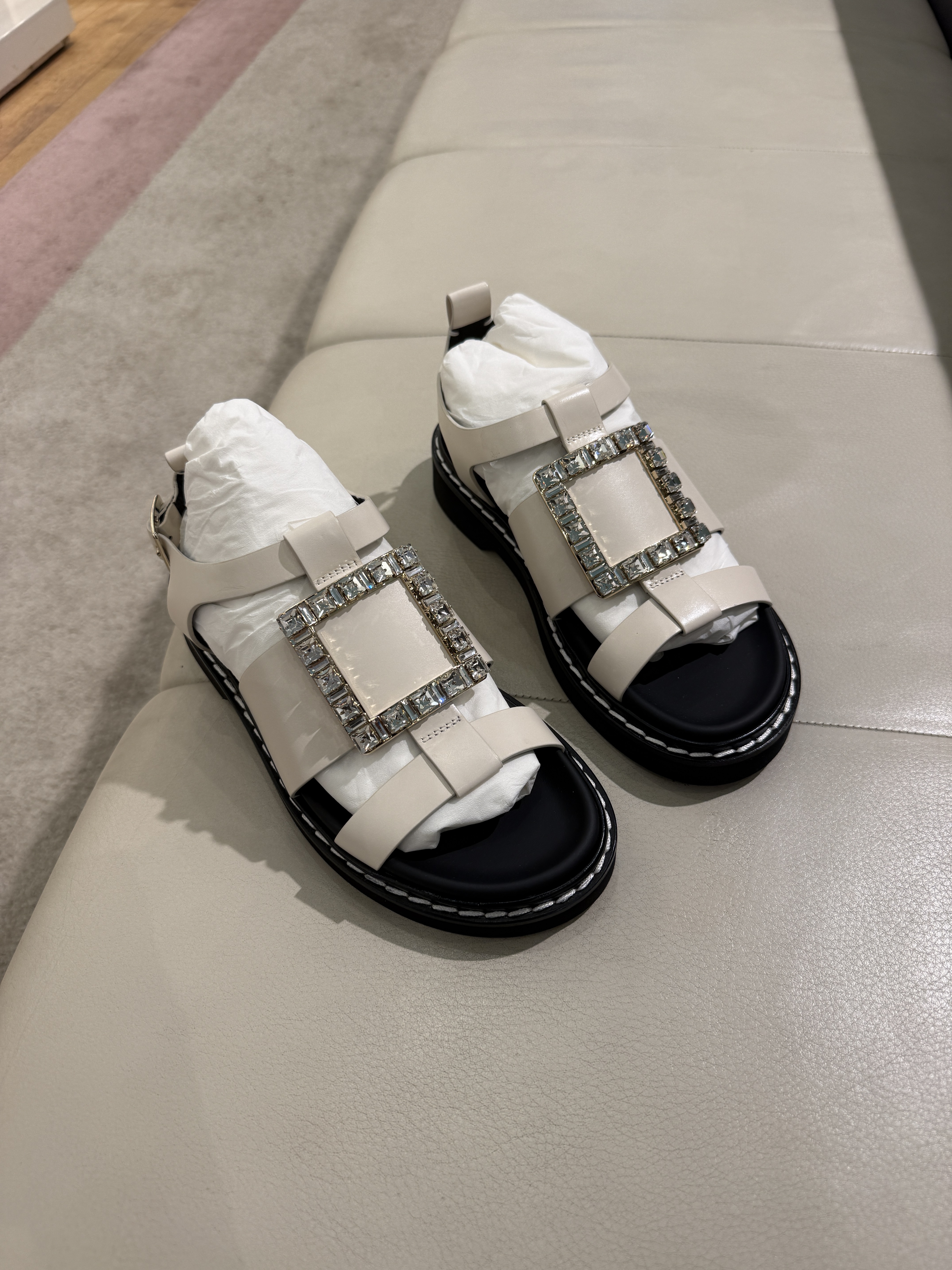 Roger Vivier RV viv Rangers Strass sandals White