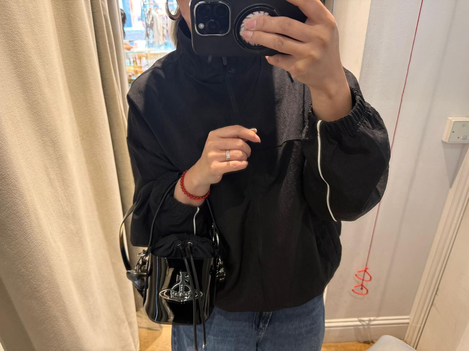 LYS02253 Vivienne Westwood Daisy 漆皮水桶包