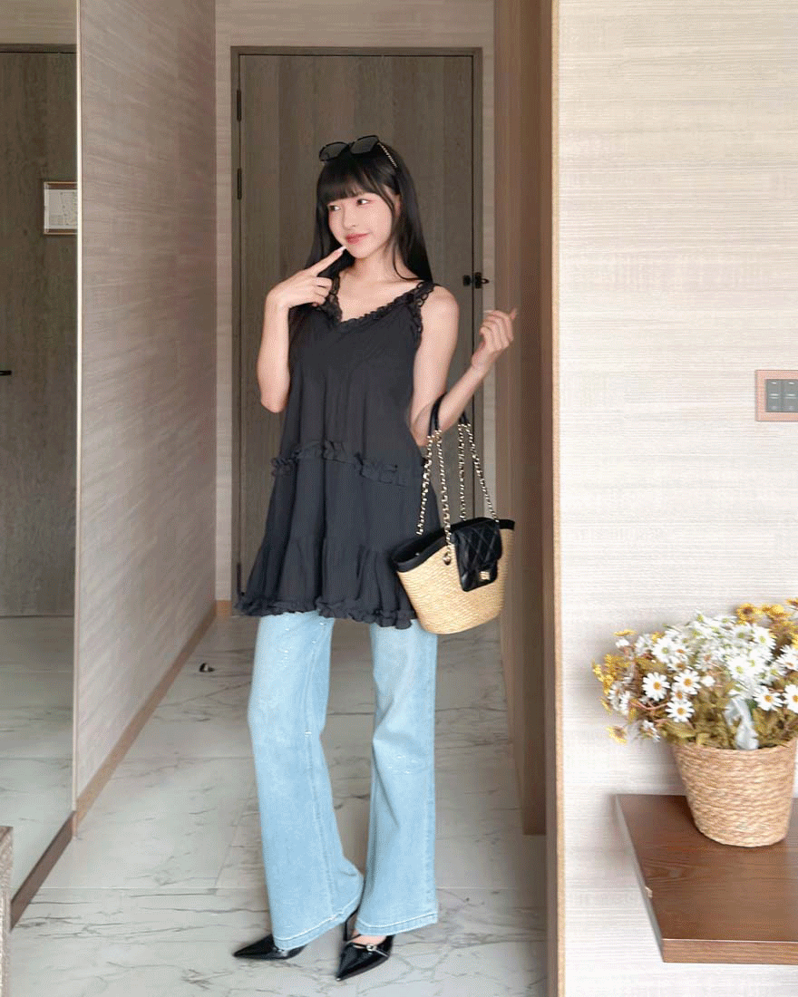 LINA LINA時髦甜感荷葉滾邊緹花蕾絲織紋洋裝-時尚黑