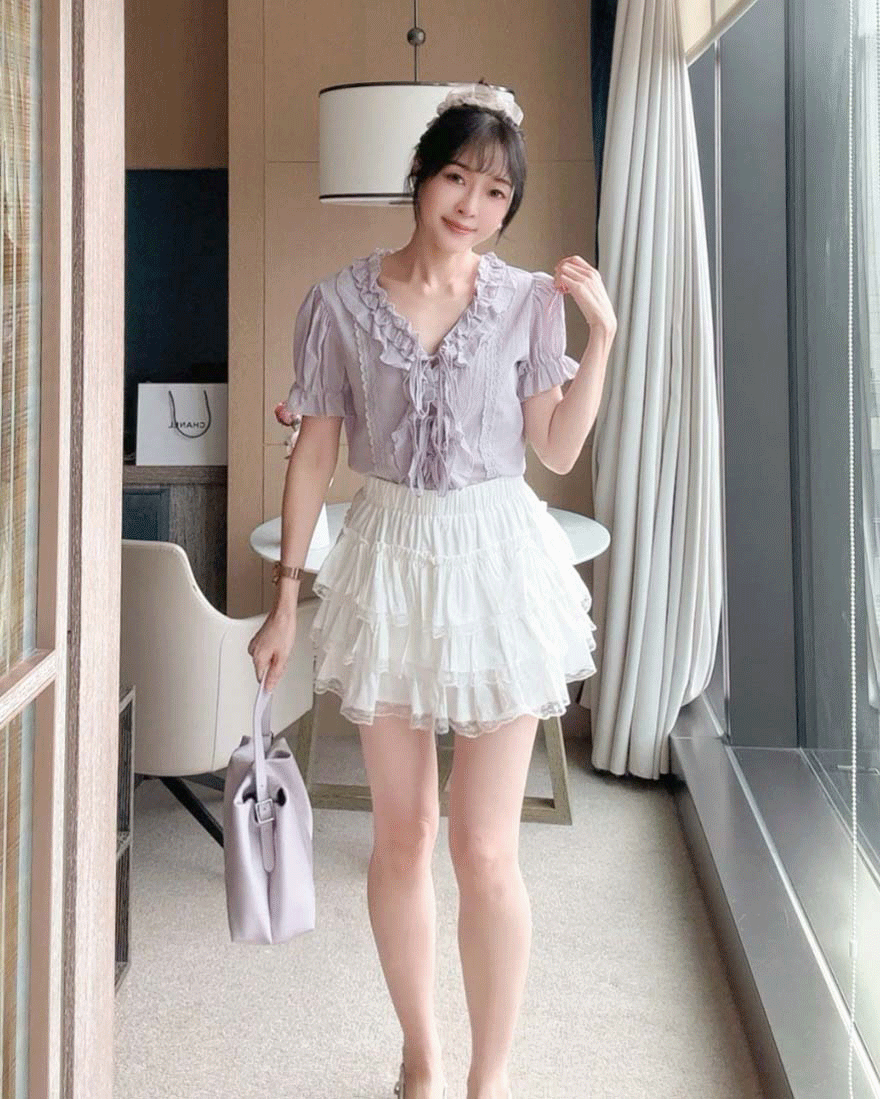 LINA LINA優雅照映層次荷葉壓褶蕾絲綁結上衣-唯美紫