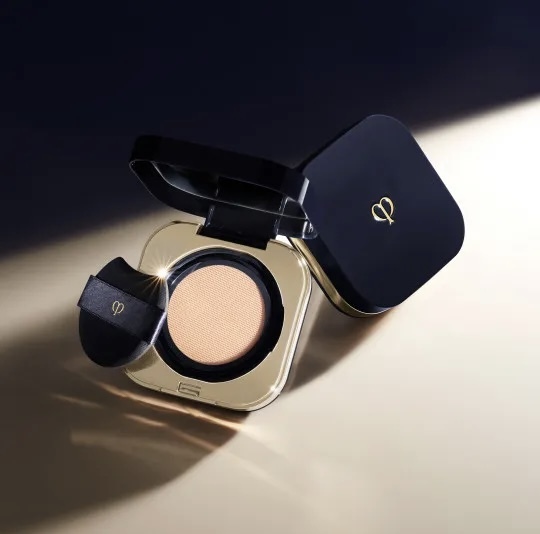 預 購｜Cle de Peau 鑽光透薄修護氣墊粉底 SPF25 PA+++ 14G （7-10天到貨）