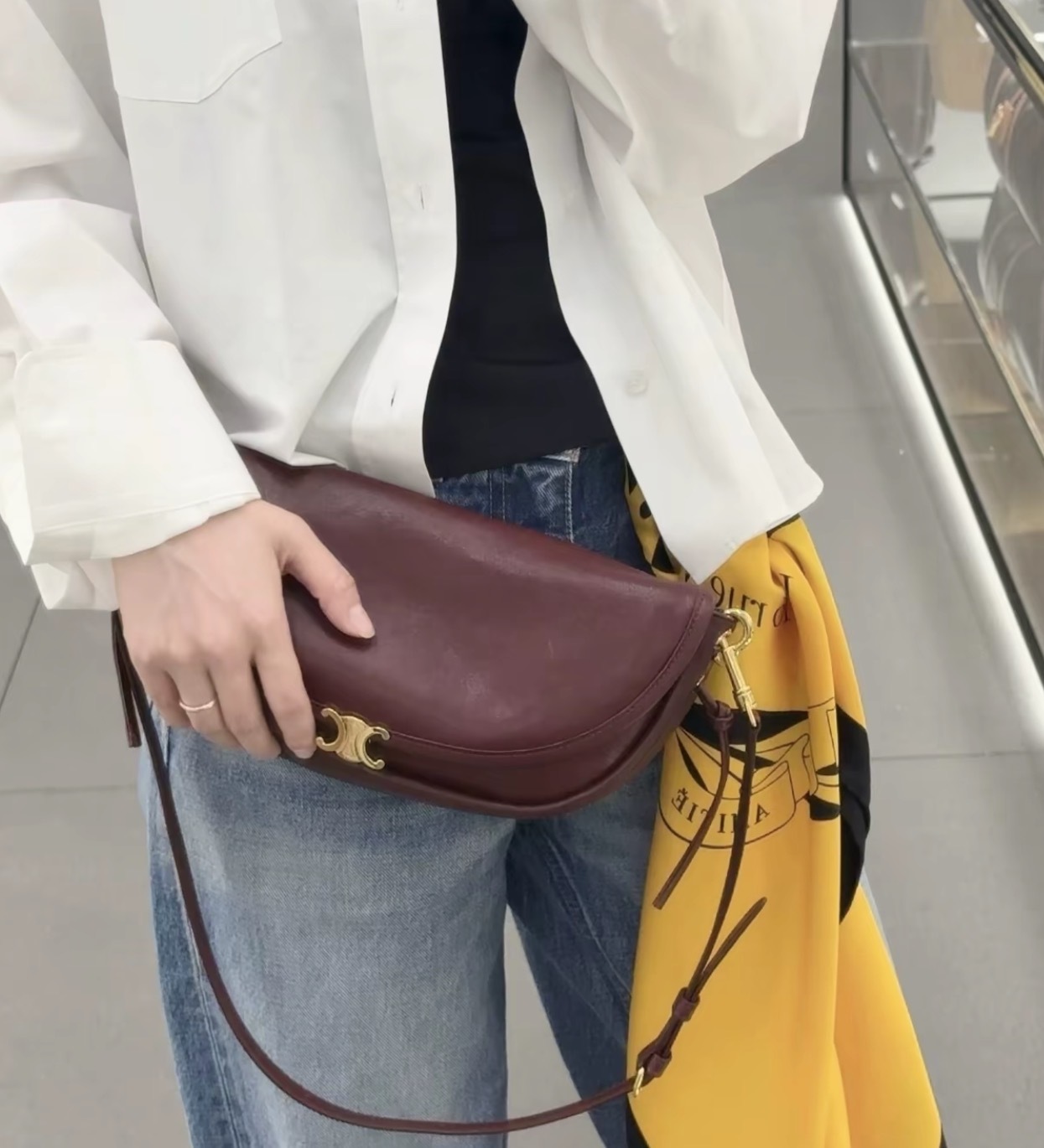 Celine Halfmoon Soft Moon Triomphe small size洒紅色 半月腋下包