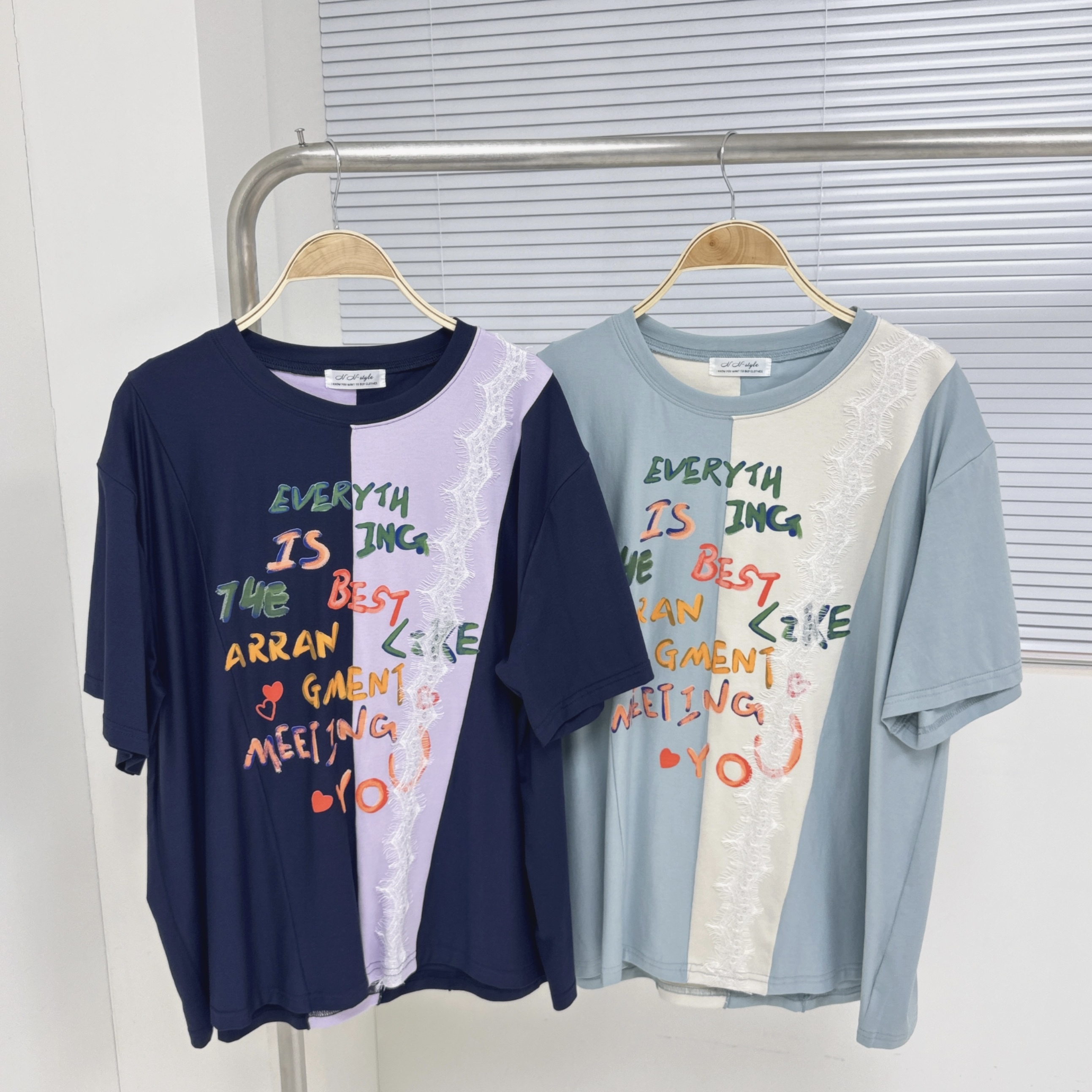 【廠家制】拼色英文字短袖TOP (A40-A41)