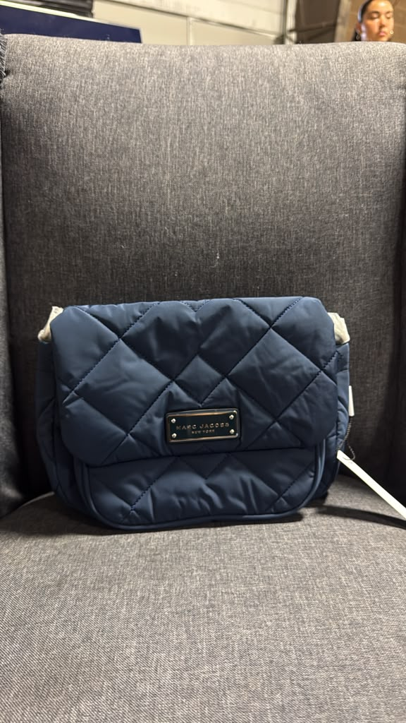DI036 Marc Jacobs 藍色黑鐵牌菱格磁扣郵差包 25x19cm