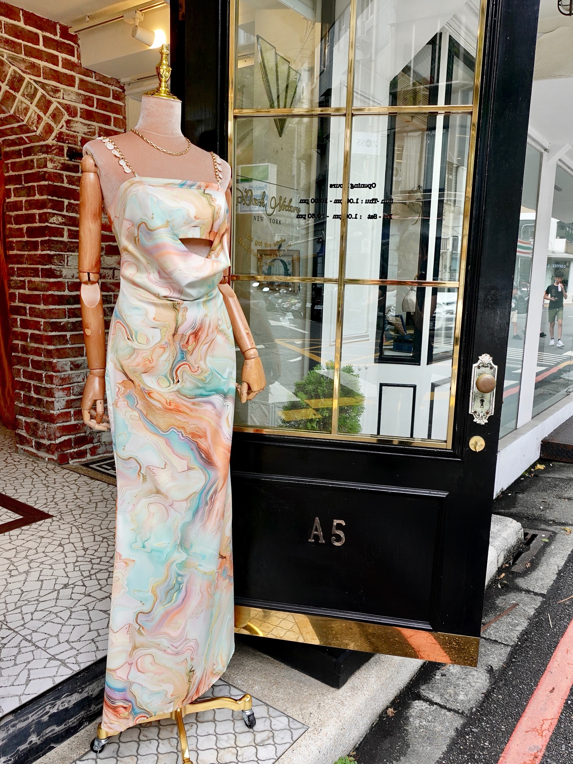 Dream Aqua湖水綠柔彩渲染金幣貝殼墜飾Maxi Dress