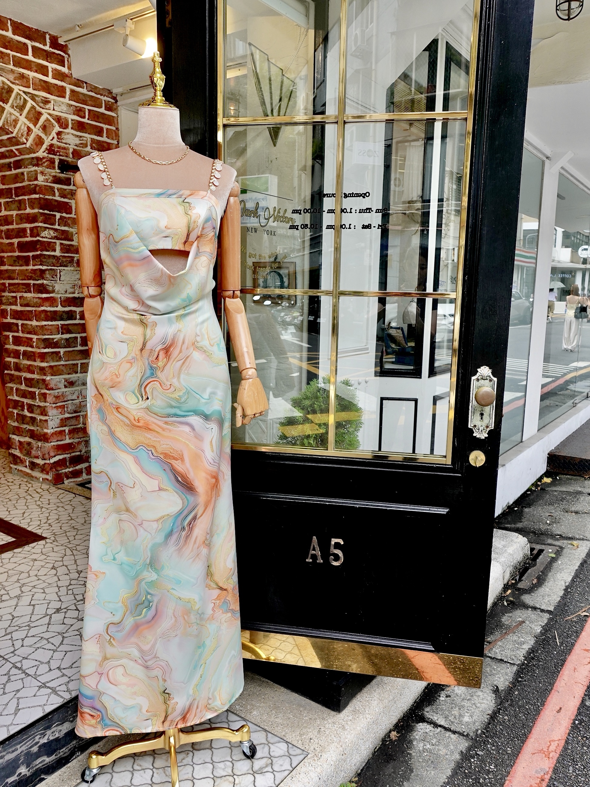 Dream Aqua湖水綠柔彩渲染金幣貝殼墜飾Maxi Dress