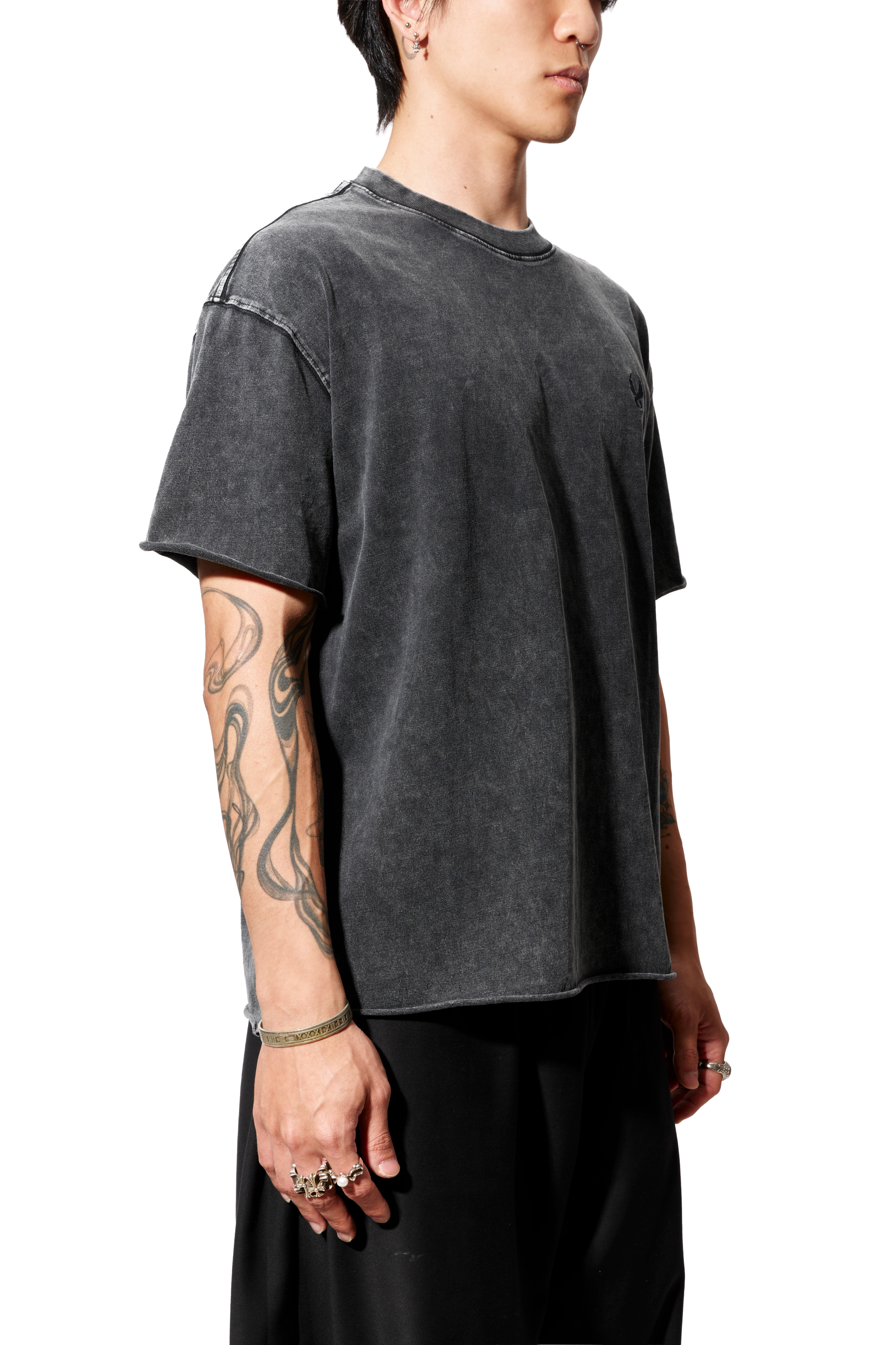 REMIX "Side Wing" TEE (Black/Black)