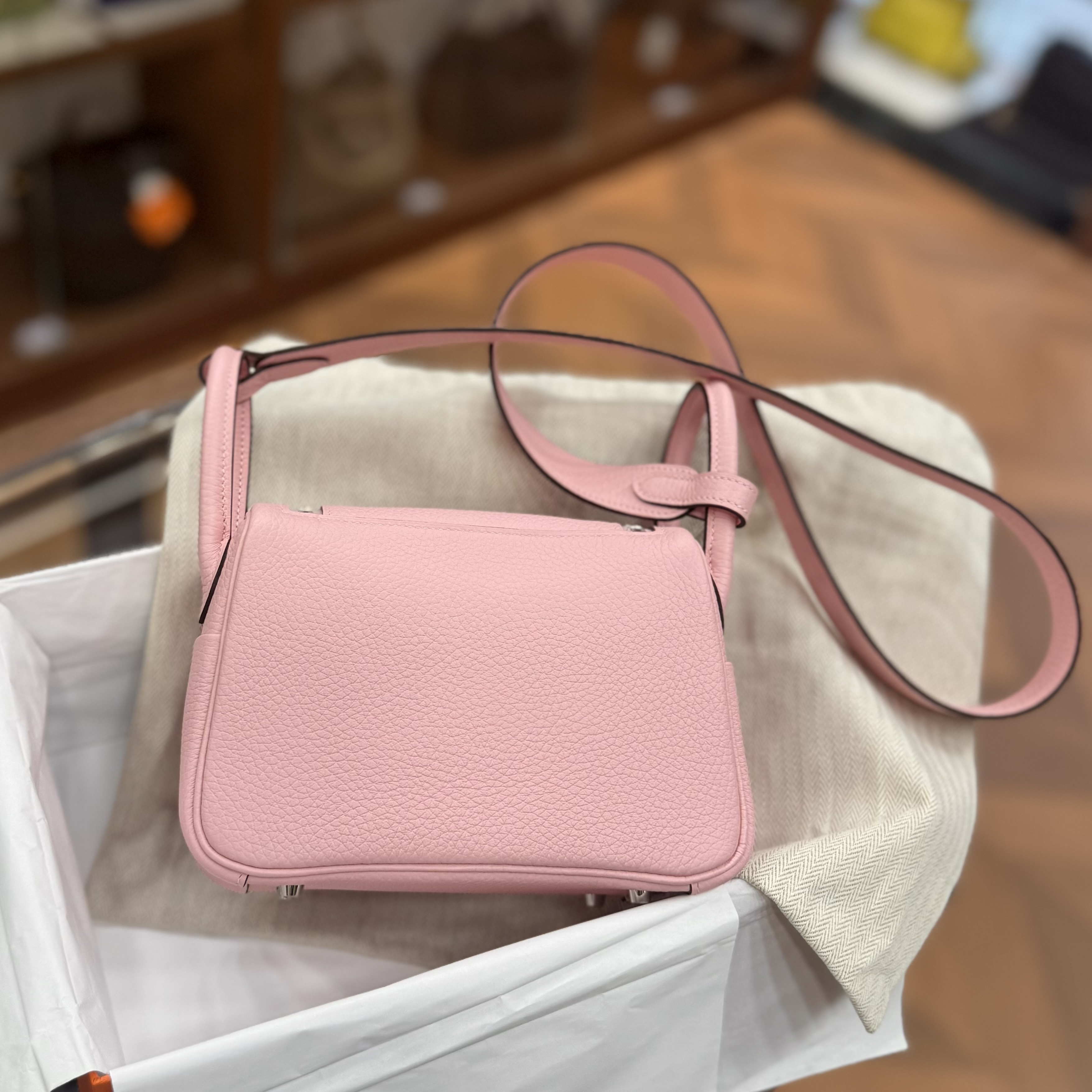 G STAMP！BRAND NEW HERMES MINI LINDY二代 ROSE SAKURA PHW TC 3Q櫻花粉銀扣 #愛馬仕