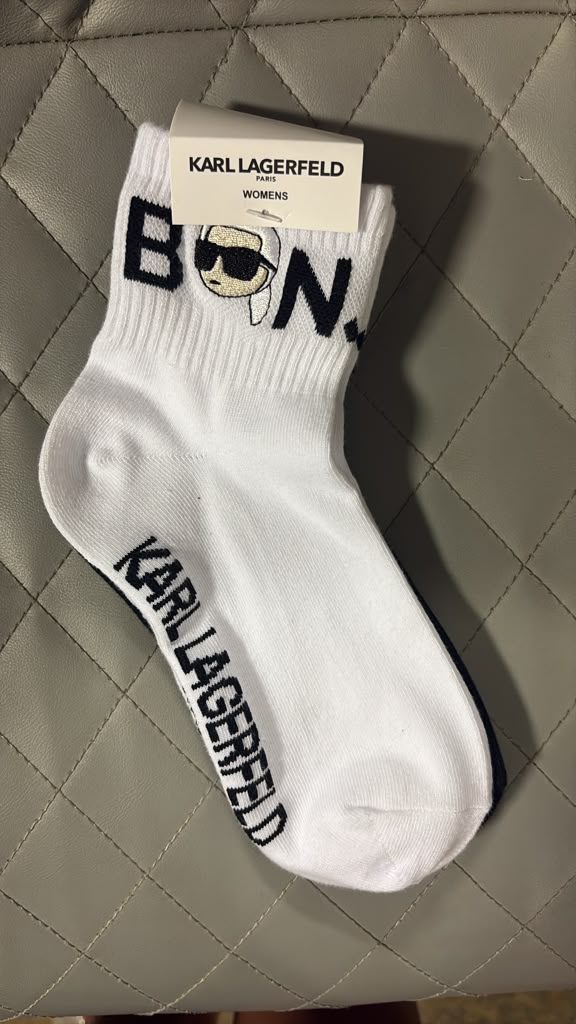 DI091 Karl Lagerfeld 白色刺繡中筒運動短襪女裝