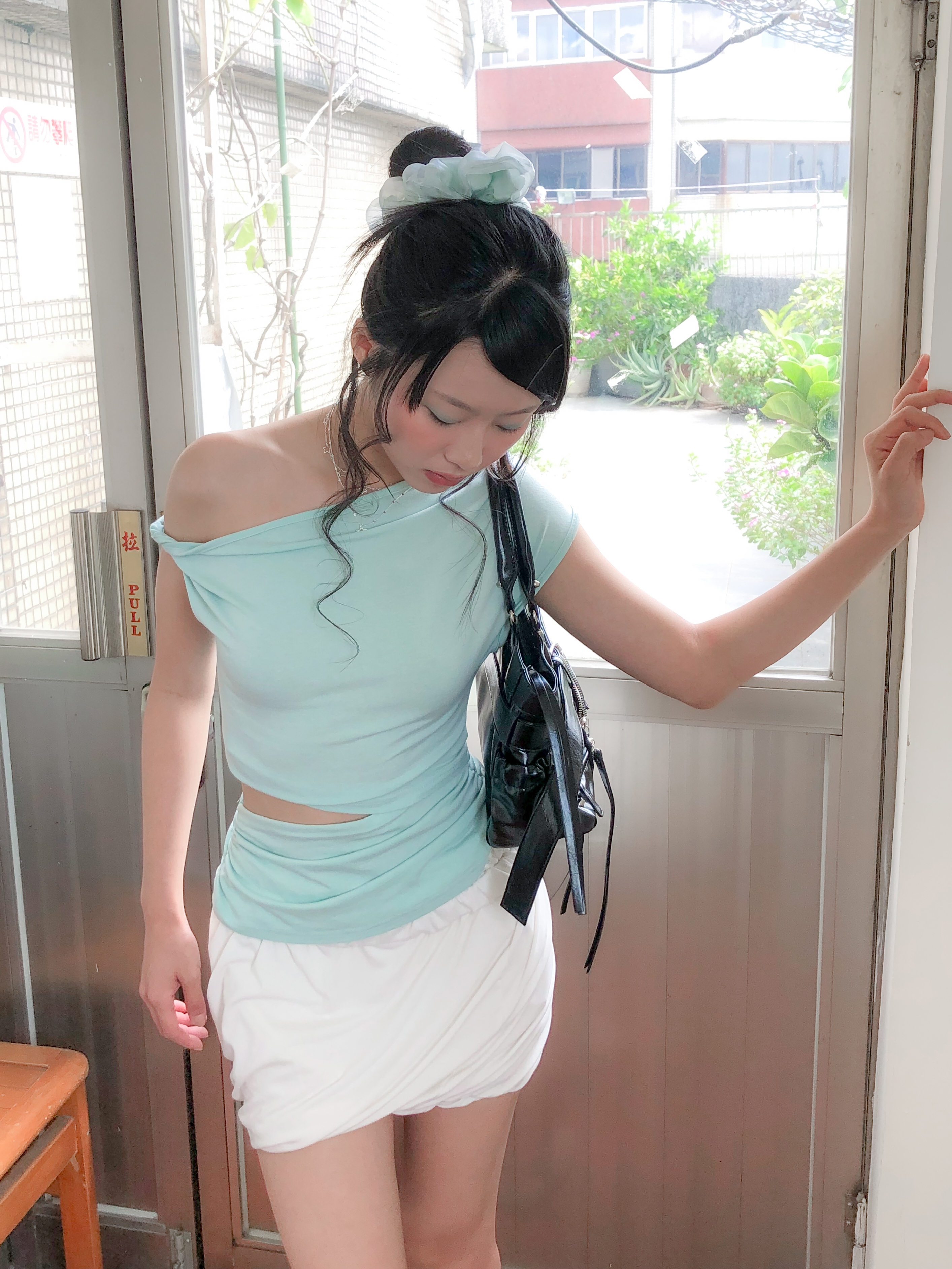clean off shoulder top #上衣