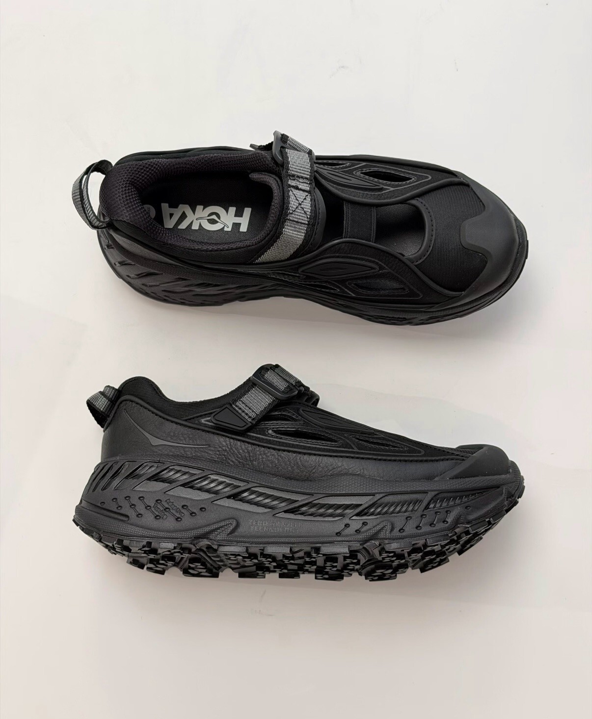 【Luxury】 HOKA ONE ONE Stinson Breeze 舒適貼合 越野跑鞋 男女通用 黑色 白色 HOKA慢跑鞋 1174450-BBNB