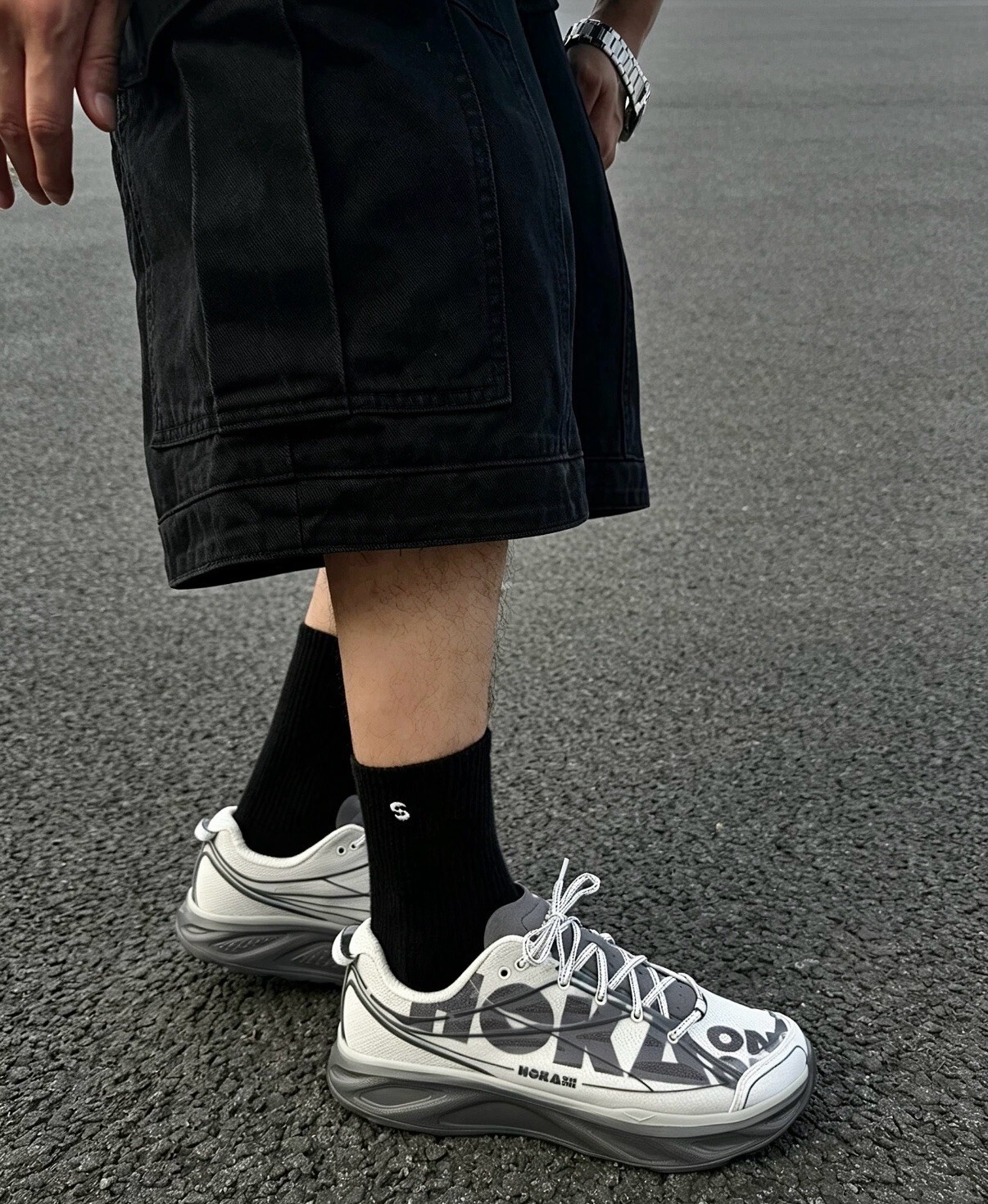 【Luxury】 HOKA ONE ONE HUAKA PRO 戶外復古耐磨包裹性支撐回彈 低幫 休閒跑步鞋 男女同款 白灰