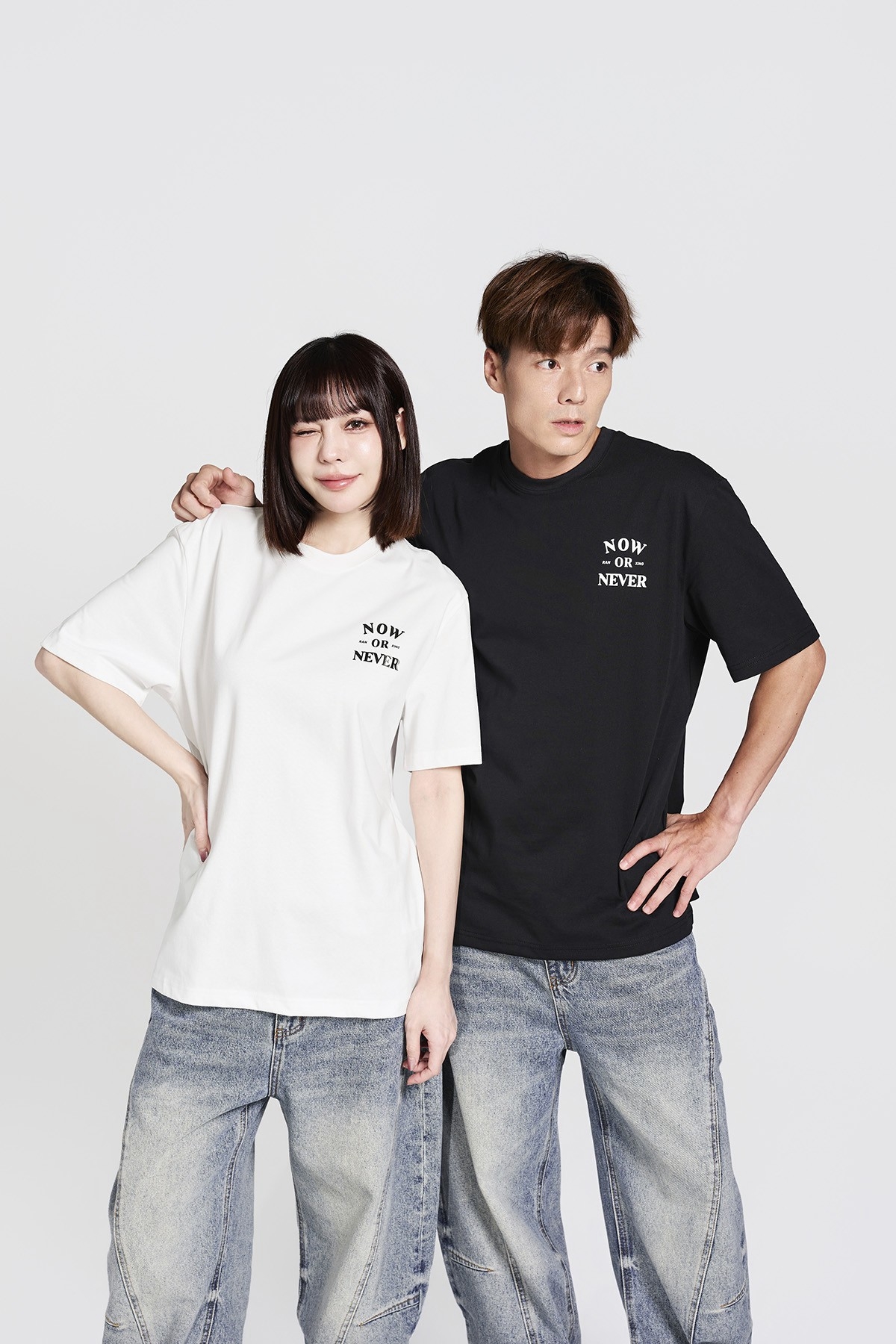 【逢甲 FUZZY】NOW OR NEVER 沙漏 圖騰 涼感 短Tee 黑色 白色 燕麥 TS1302