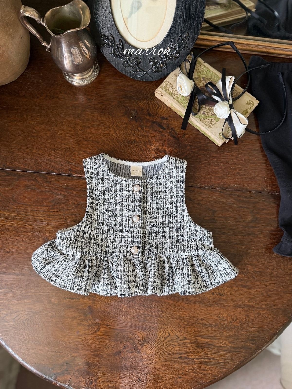 MARRON Classic Pearl Button Vest