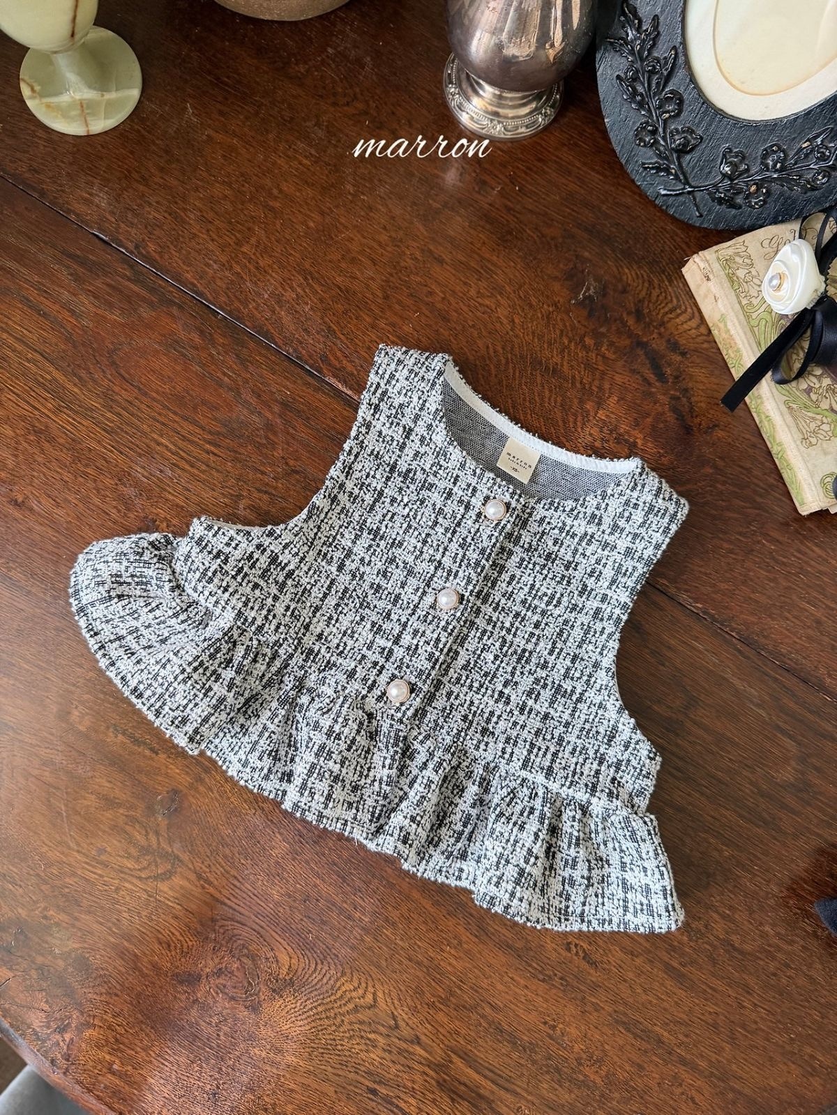 MARRON Classic Pearl Button Vest