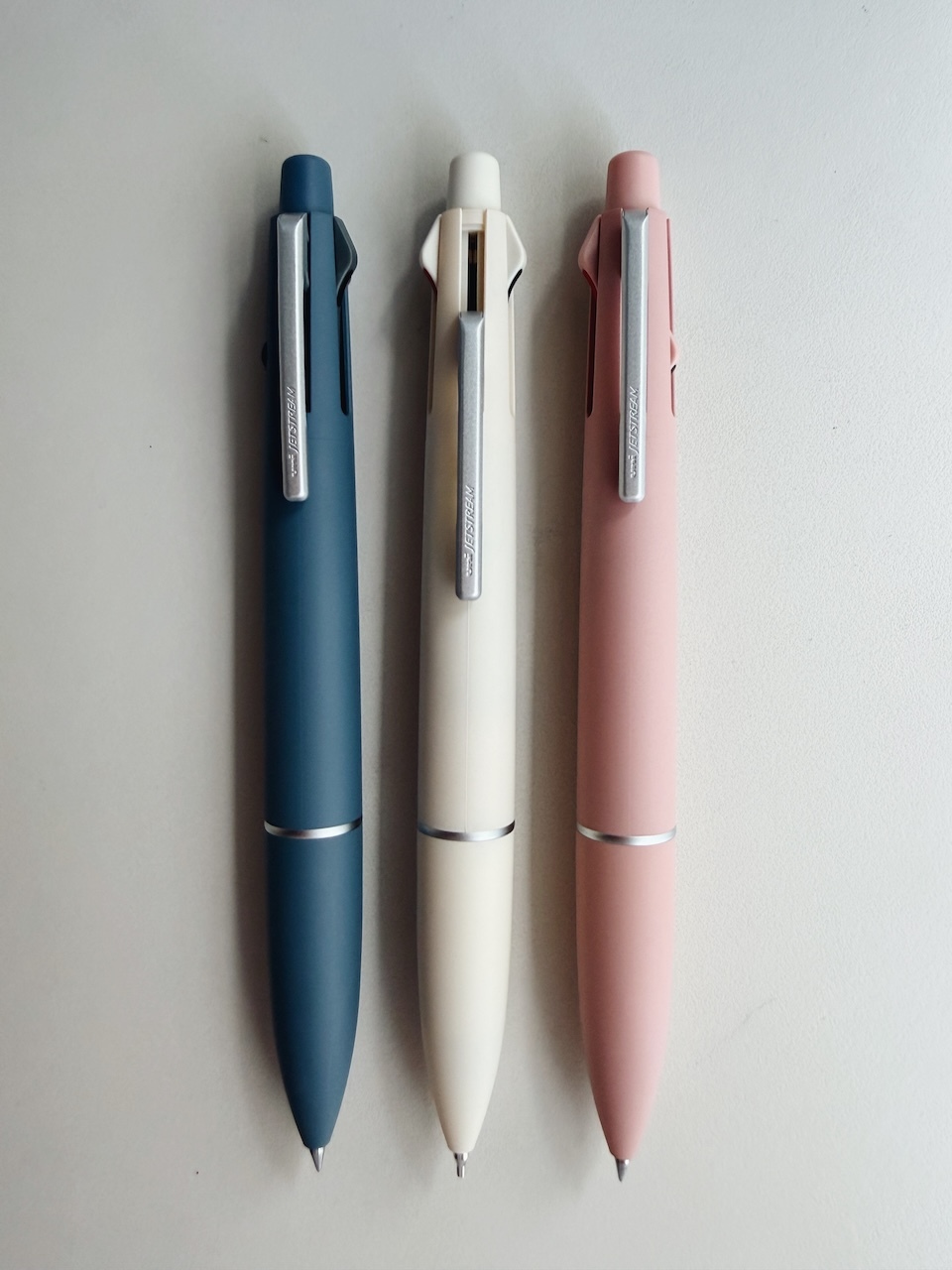 夏季限定  JETSTREAM 4+1多機能溜溜筆 0.5油性原子筆｜日本uni
