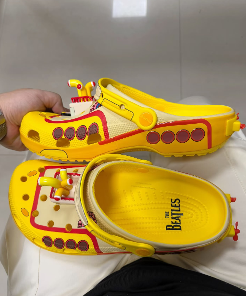 【預購】Crocs H081206 The Beatles Yellow Submarine 女裝洞洞鞋 (黃色)