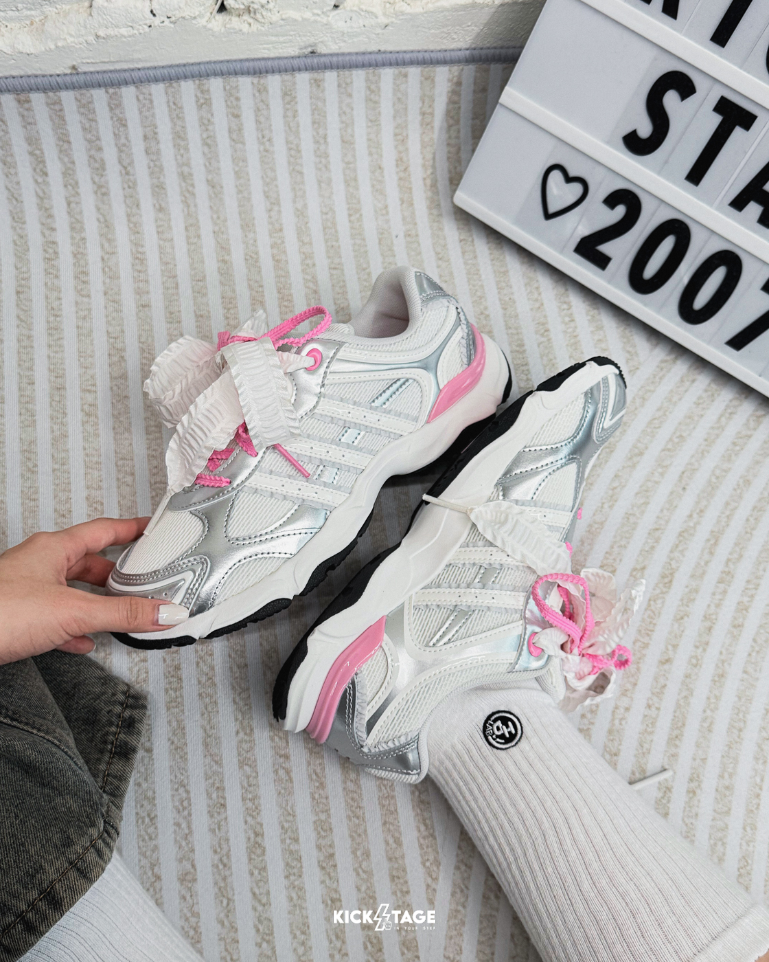 女鞋 ADIDAS WHISPER GLIDE HYPE 銀白 輕量 支撐 雙鞋帶 芭蕾風 休閒鞋【KZ9640】
