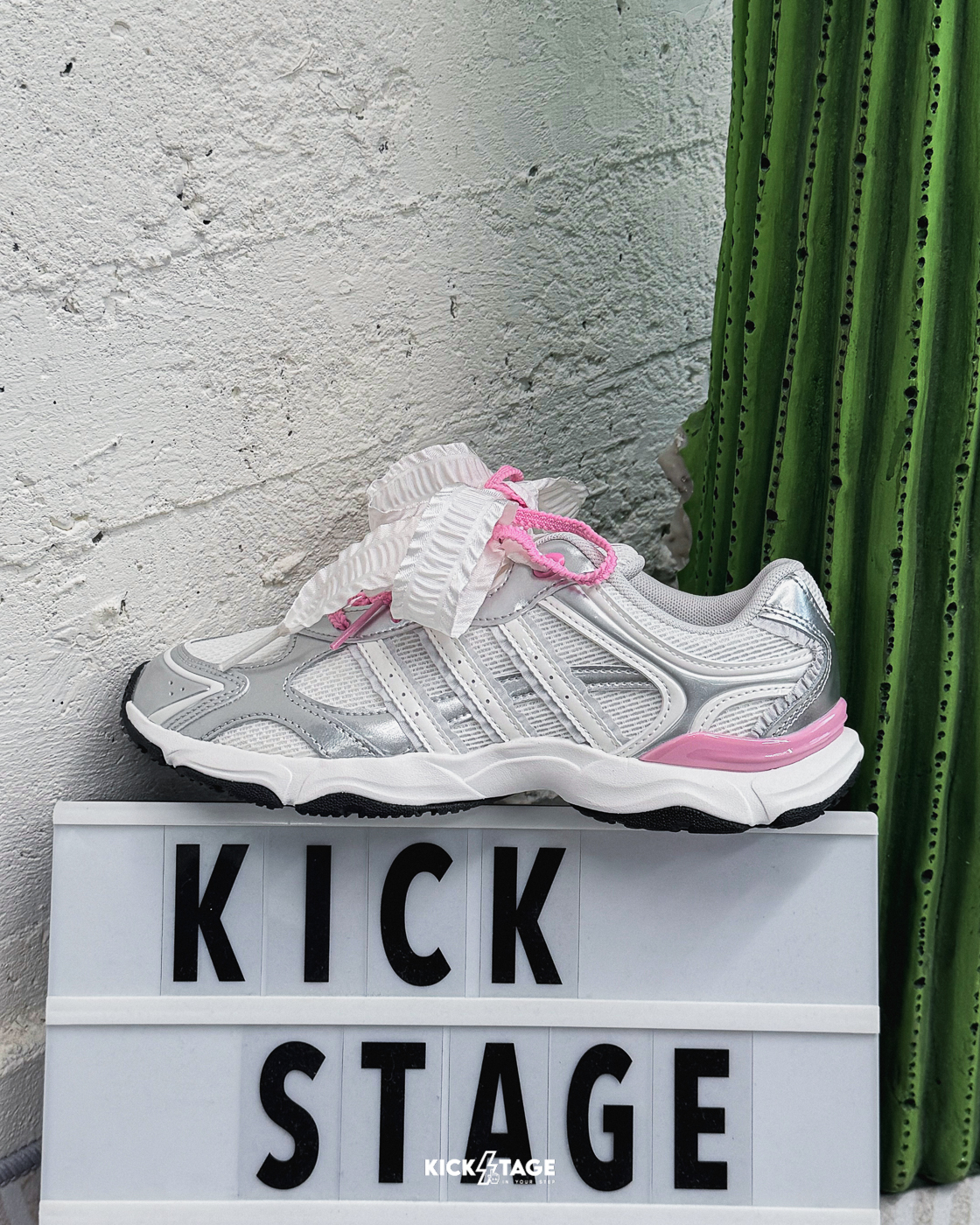 女鞋 ADIDAS WHISPER GLIDE HYPE 銀白 輕量 支撐 雙鞋帶 芭蕾風 休閒鞋【KZ9640】