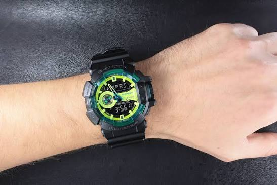 萬年鐘錶 - G-SHOCK  街頭元素雙顯休閒運動防震電子錶  GA-400LY-1A 錶徑 : 51.9mm