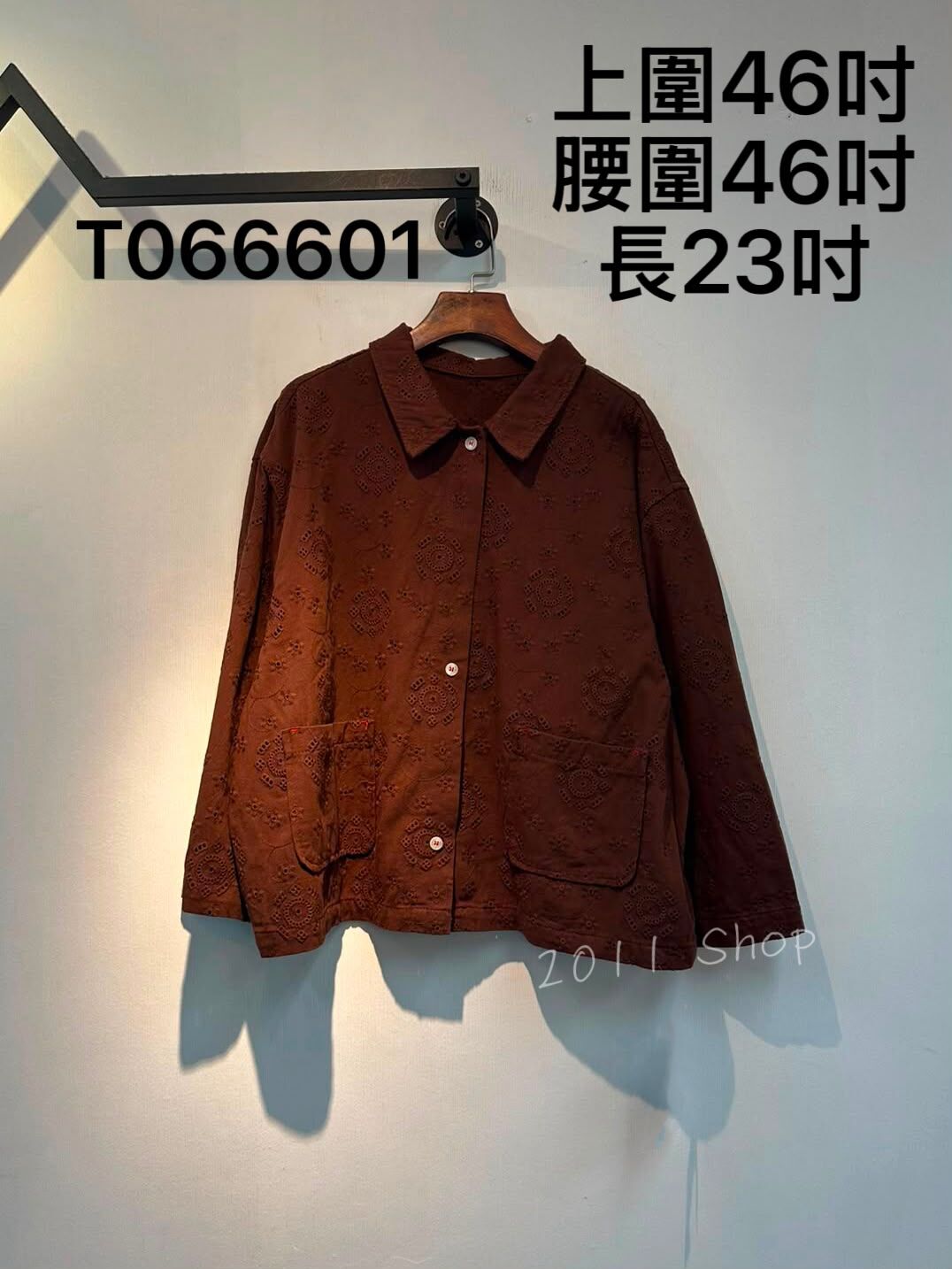 出口日本特色刺繡花紋鈕扣TOP  上圍46吋 腰圍46吋 長23吋  T066601