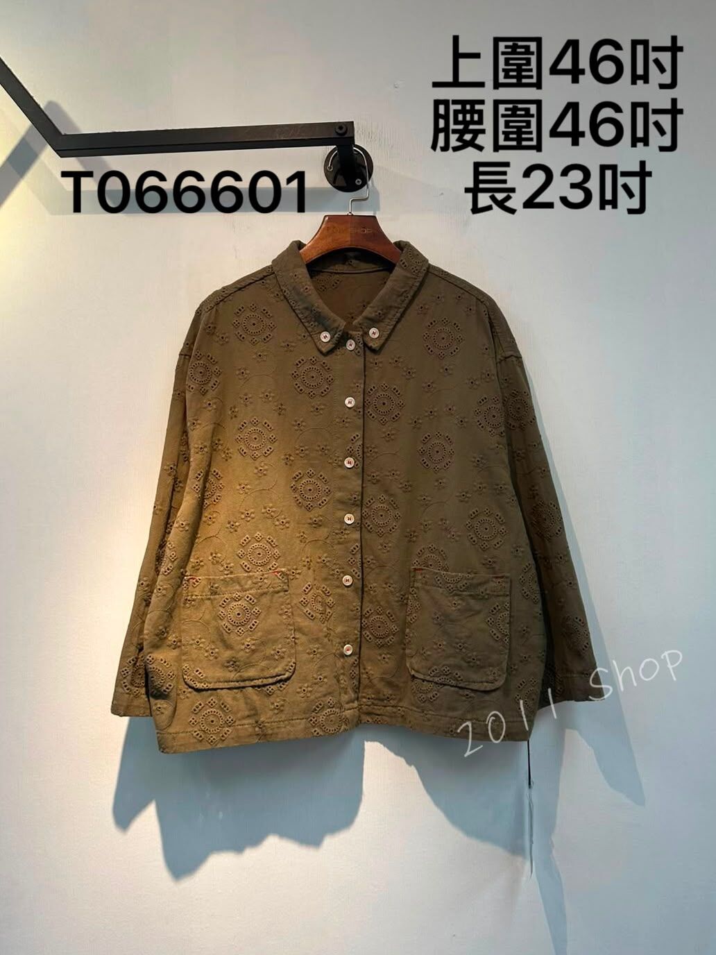 出口日本特色刺繡花紋鈕扣TOP  上圍46吋 腰圍46吋 長23吋  T066601