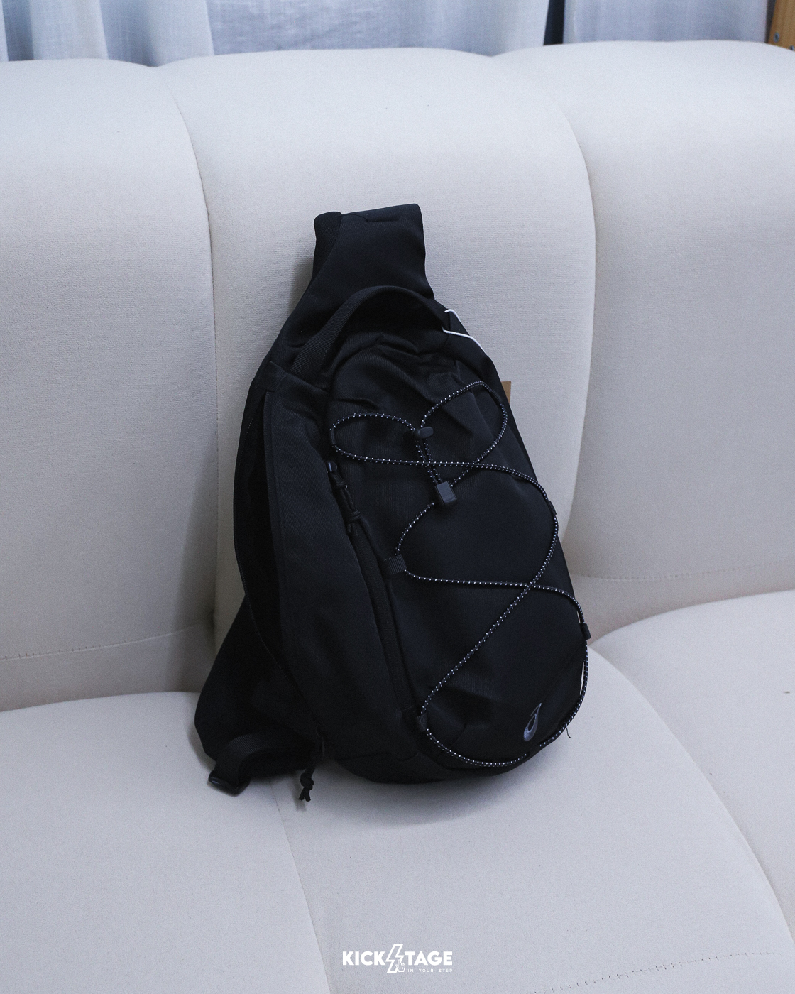 ASICS 黑色 8L 中性款 訓練 休閒 運動 可調節 隨身包 斜肩包【3033C426-001】