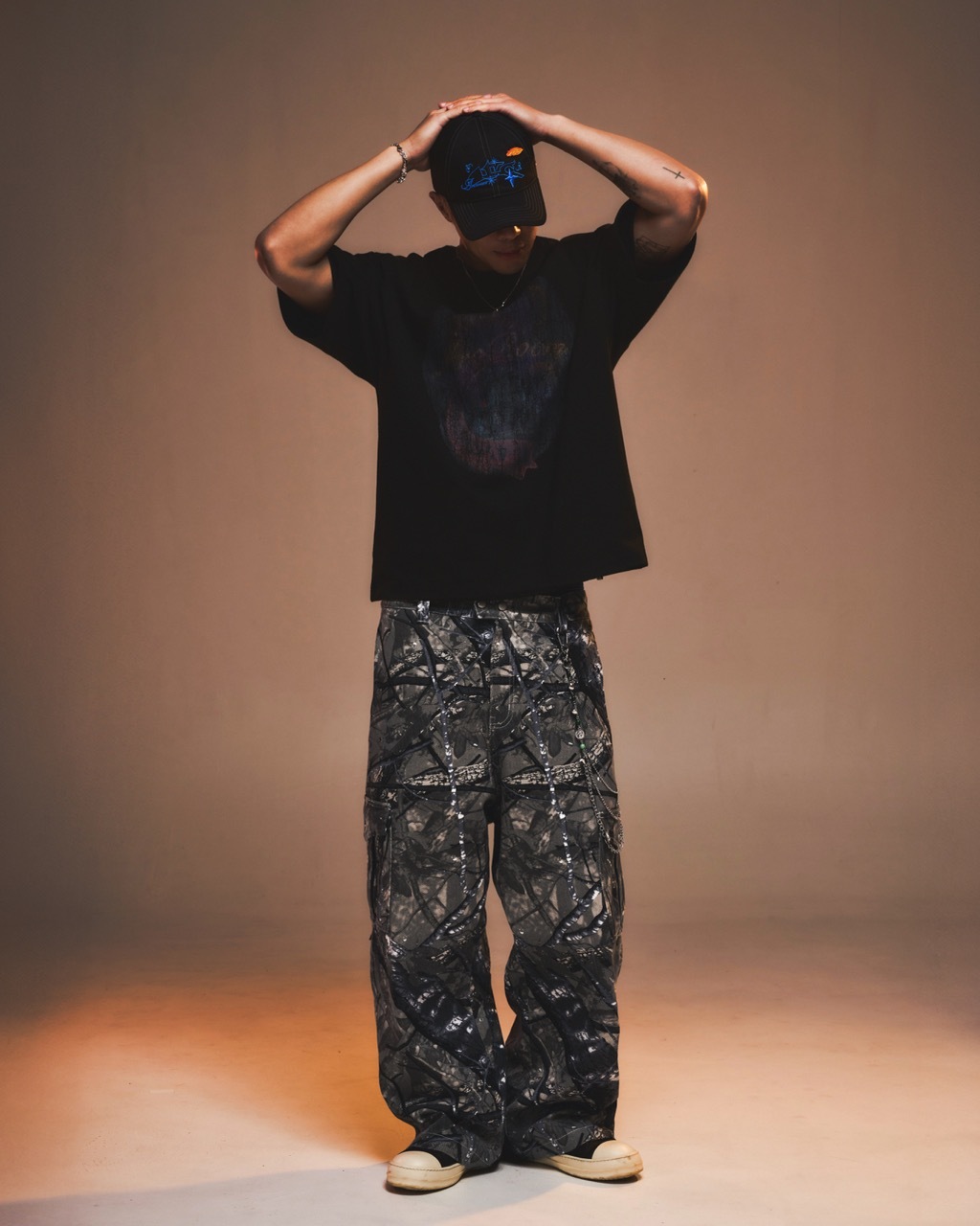 3UMMER LAND CASTLE TEE - BLACK