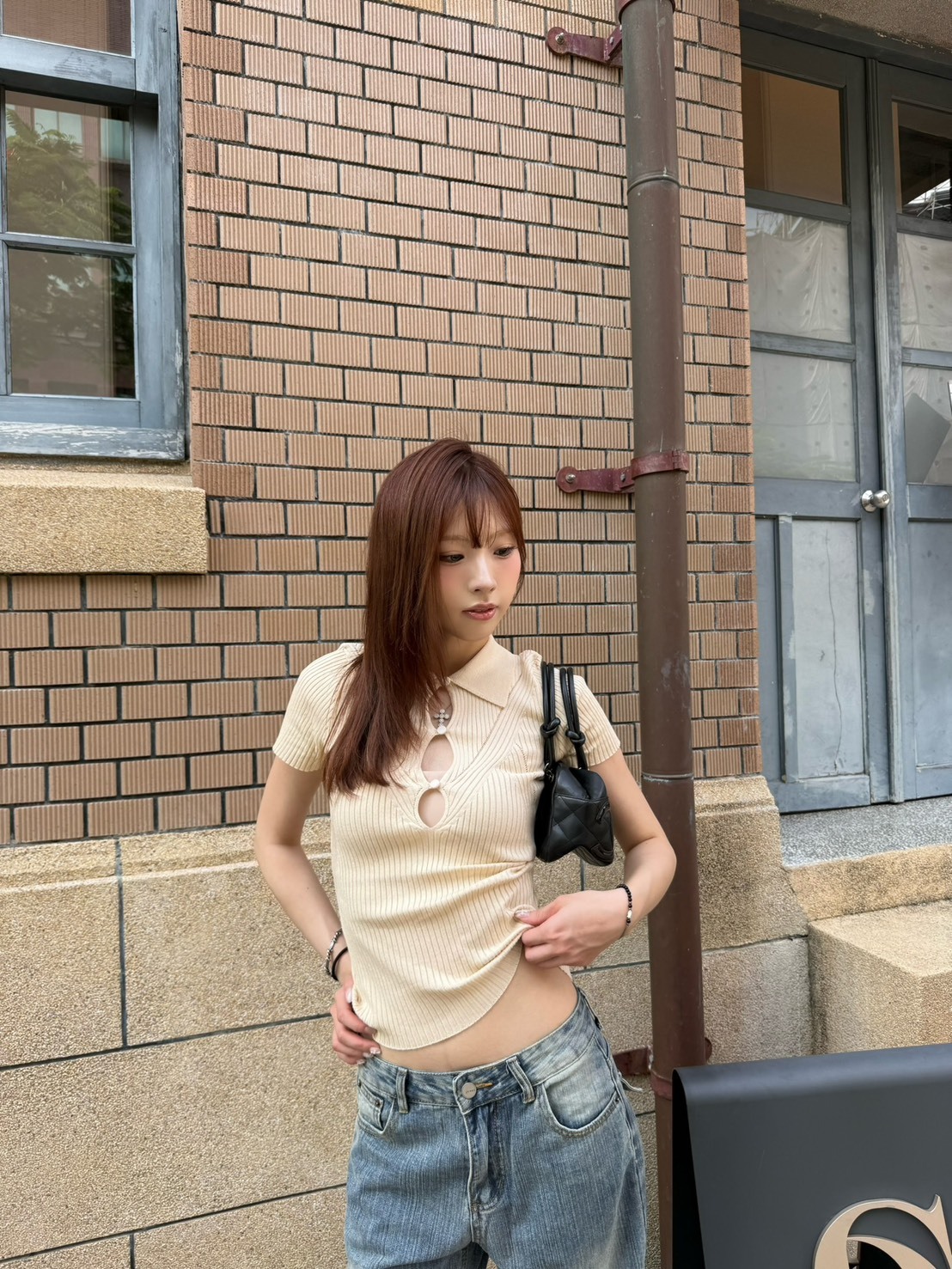 G10 本期推薦!杏紗 sexy簍空針織上衣