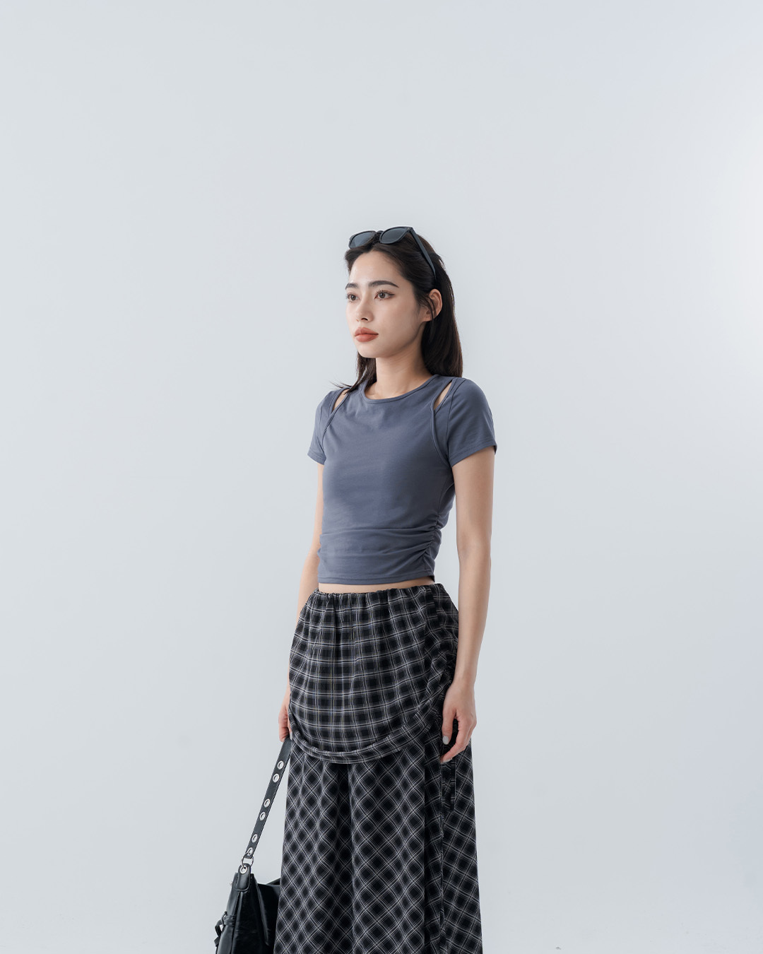Cooling shoulder cutout and side ruching short-sleeved top, available in three colors, S/M.【01099811】in stock+pre-order