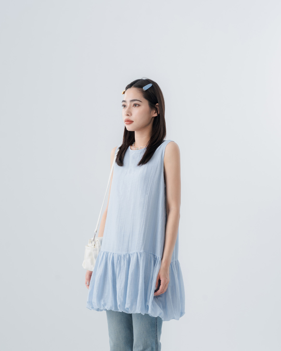 Vertical striped, slightly sheer, floral-patterned cropped tank top dress, available in two colors.【01087318】in stock+pre-order
