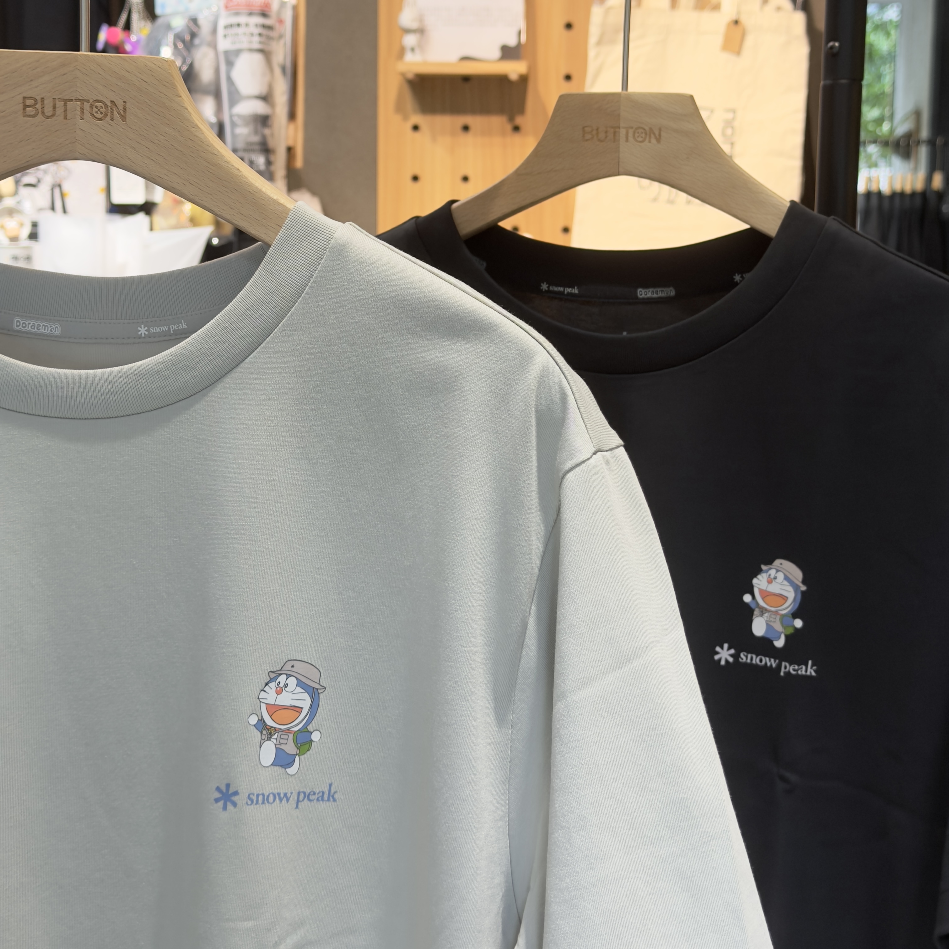 Snow Peak X 哆啦A夢 Backpacking Short Sleeve T-shirt 速乾材質 背後腰間圖樣 短tee S26MUFTS96