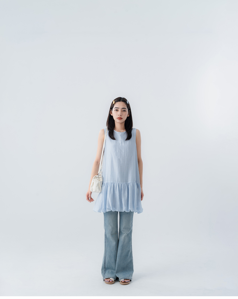Vertical striped, slightly sheer, floral-patterned cropped tank top dress, available in two colors.【01087318】in stock+pre-order