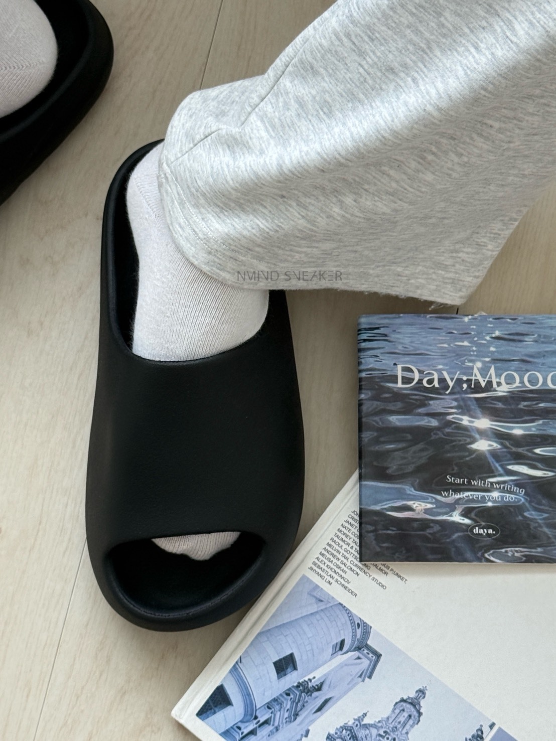 <拖鞋就要這一雙🔥> YEEZY SLIDE 黑色 YS-01