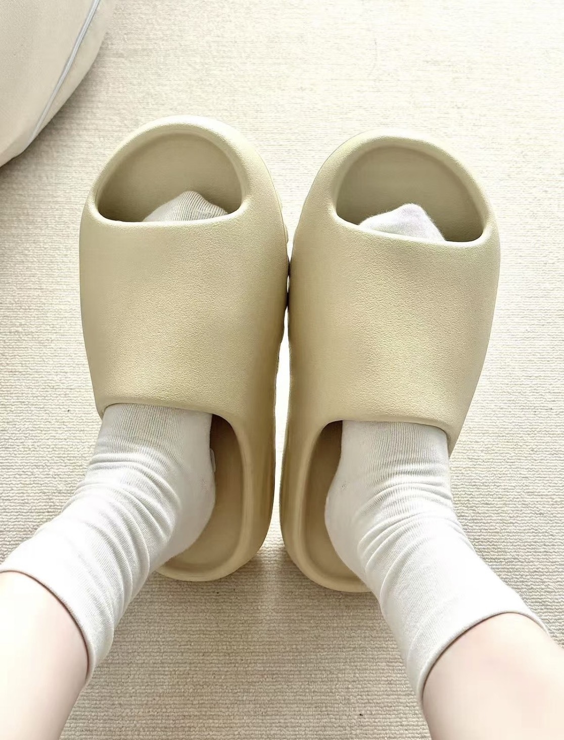 <拖鞋就要這一雙🔥> YEEZY SLIDE 香草 YS-01